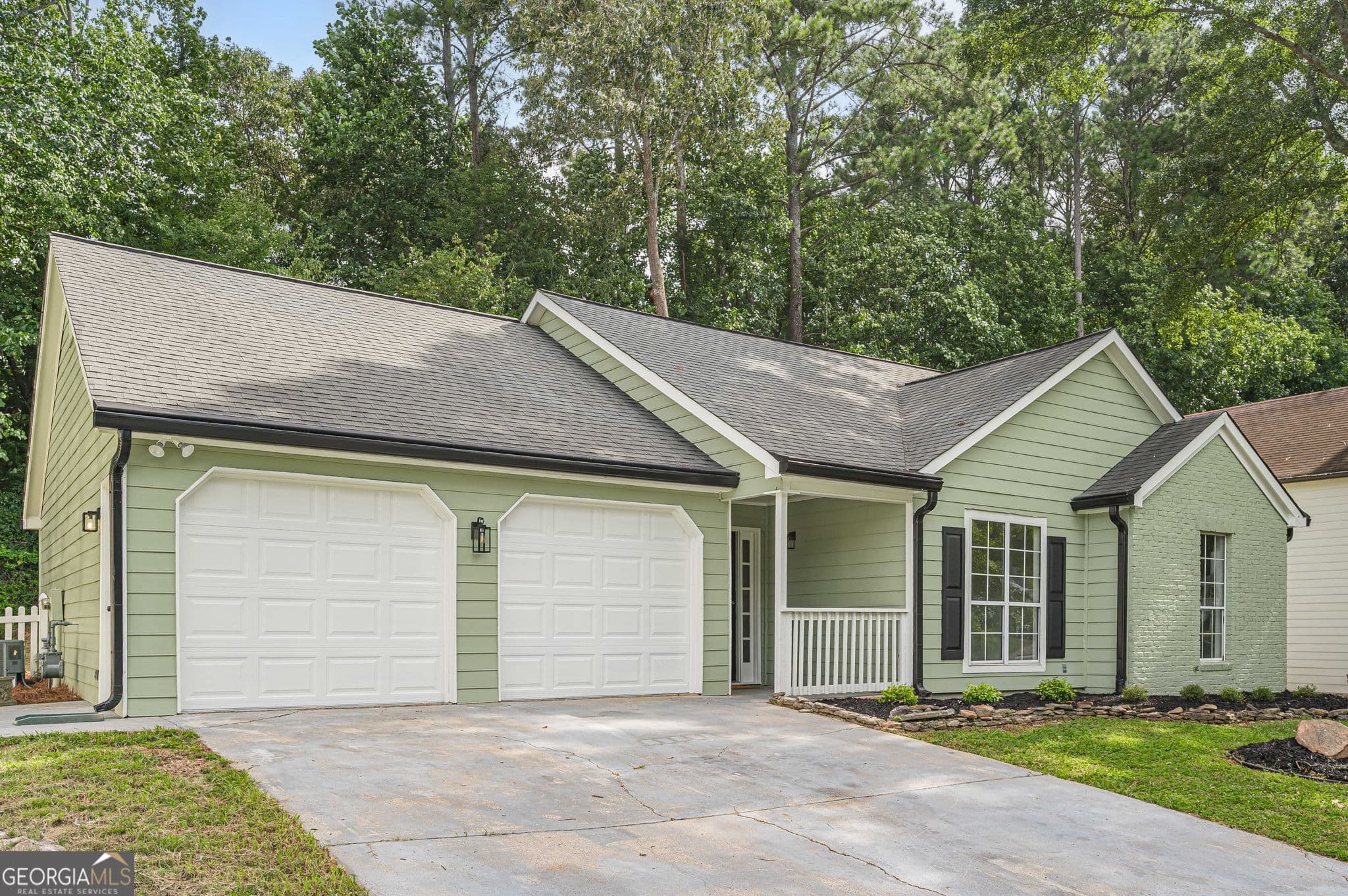 3 bedroom, 2 bathroom, 1,242 sq ft single family residence for sale at 4224 Brandy Ann Drive, Acworth, GA 30101 — photo 4
