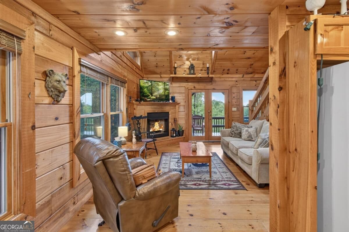 3 bedroom, 3 bathroom, 1,680 sq ft cabin,single family residence under contract at 76 Channing Hollow, Morganton, GA 30560 — photo 8