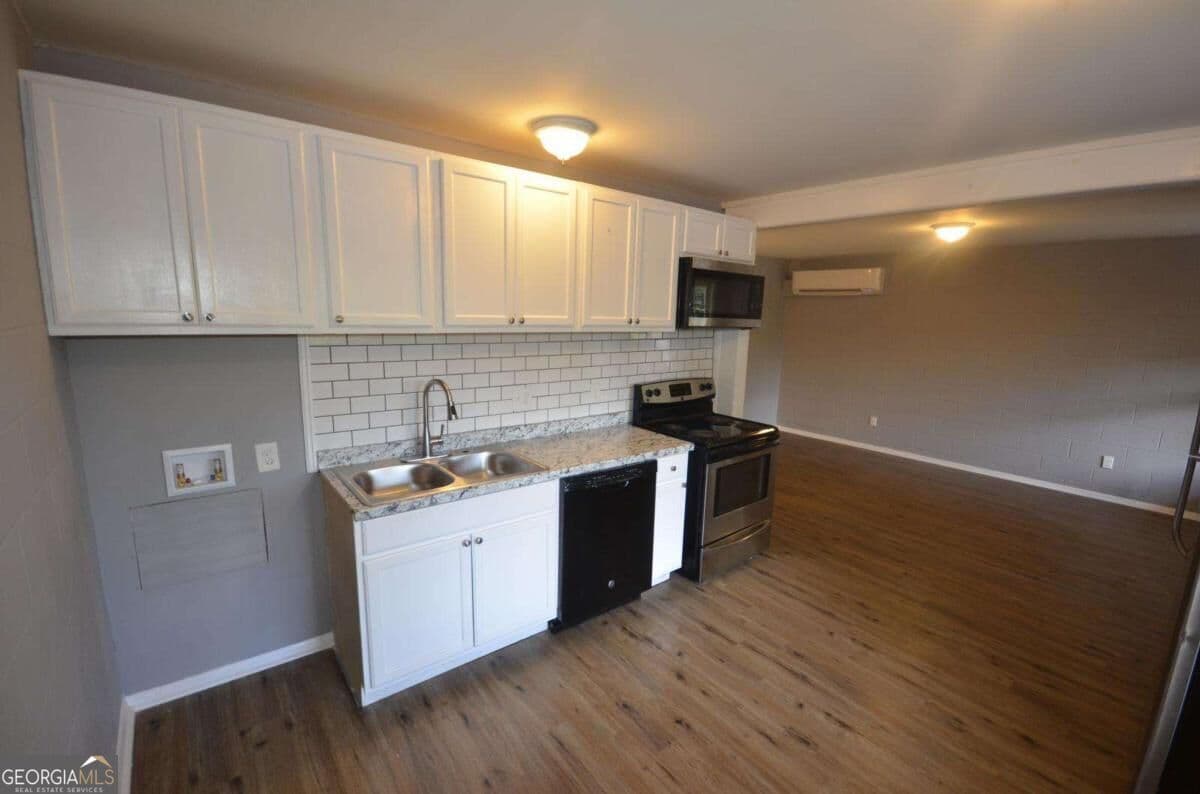 2 bedroom, 1 bathroom, 864 sq ft apartment for rent at 125 Honeysuckle Lan, Athens, GA 30606 for $1,195 a month — photo 3