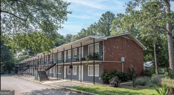 2 bedroom, 1 bathroom, 864 sq ft apartment for rent at 125 Honeysuckle Lan, Athens, GA 30606 for $1,195 a month