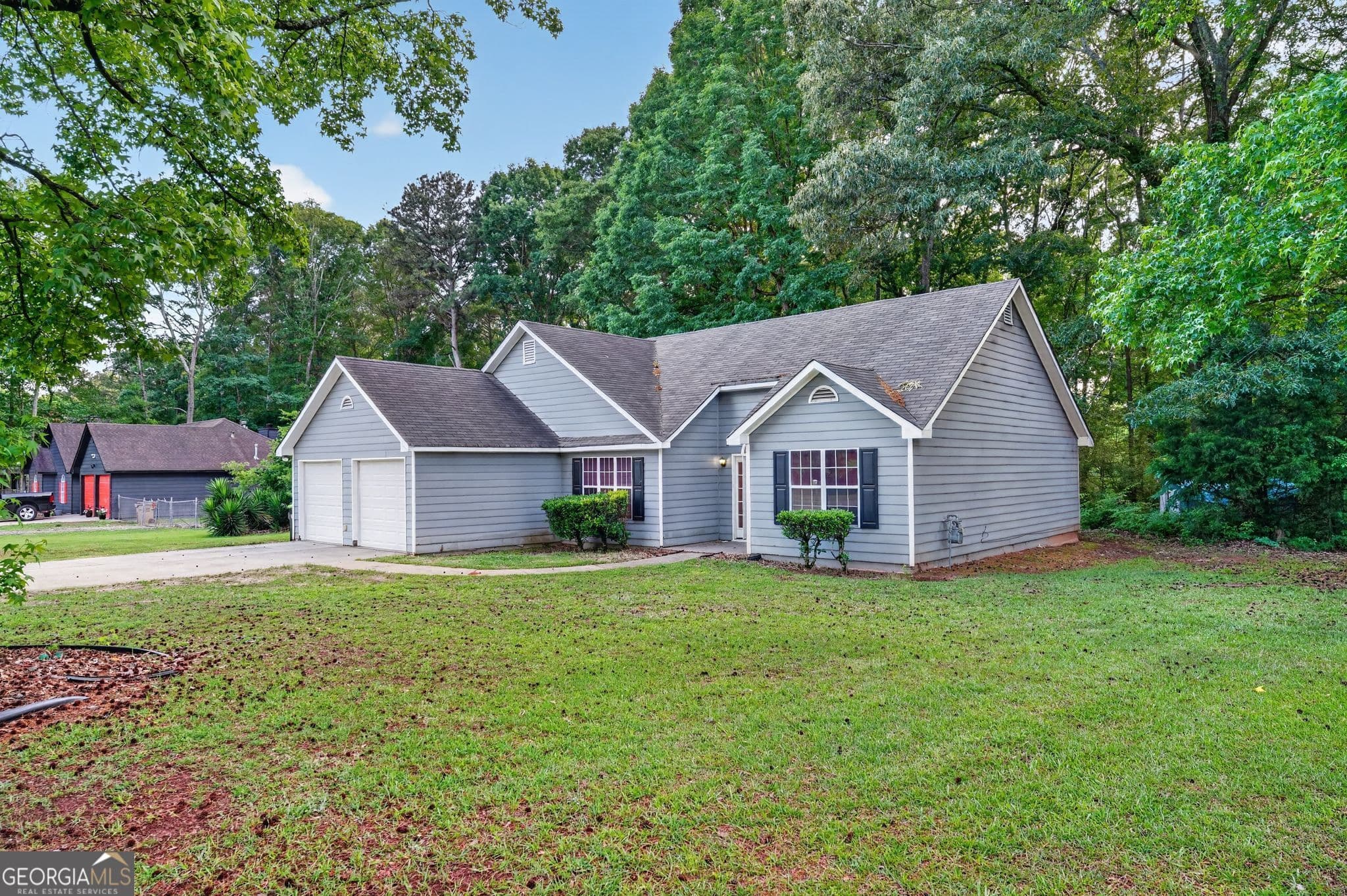 3 bedroom, 2 bathroom, 1,567 sq ft single family residence for sale at 221 Fairview Point, Ellenwood, GA 30294 — photo 3