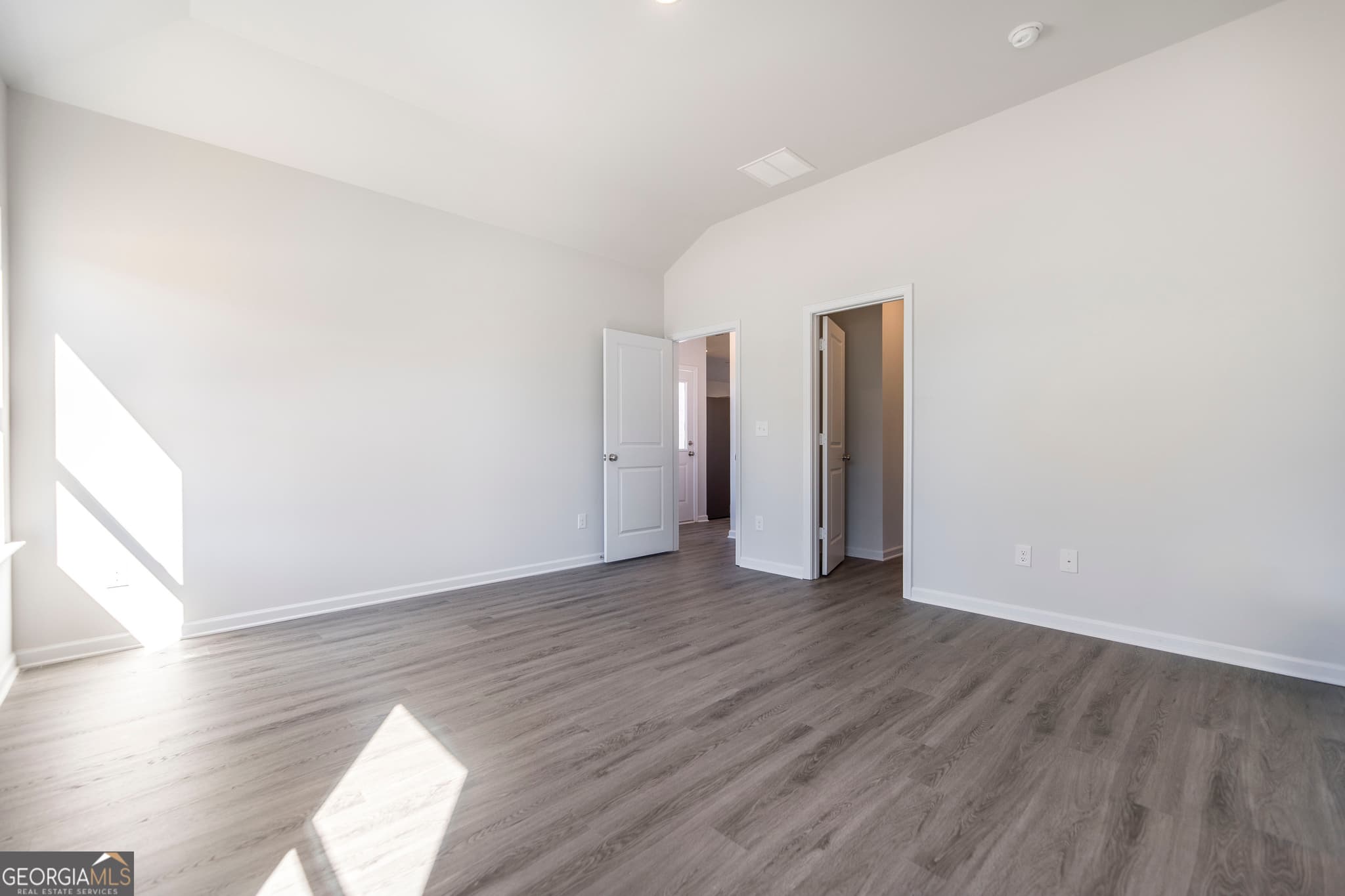 3 bedroom, 2 bathroom, 1,380 sq ft single family residence for sale at 106 Bulloch Court, Byron, GA 31008 — photo 3