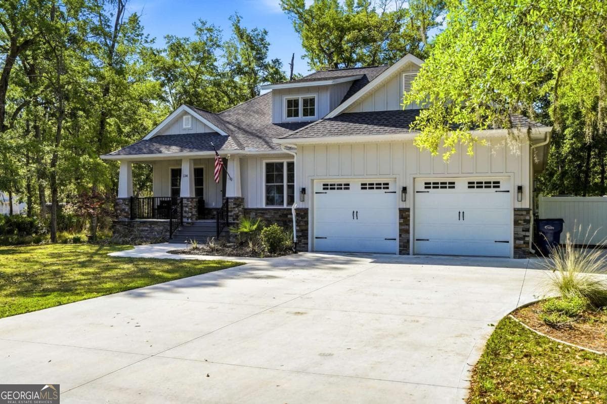 4 bedroom, 2 bathroom, 1,912 sq ft single family residence for sale at 134 St Andrews Glen, Waverly, GA 31565 — photo 3