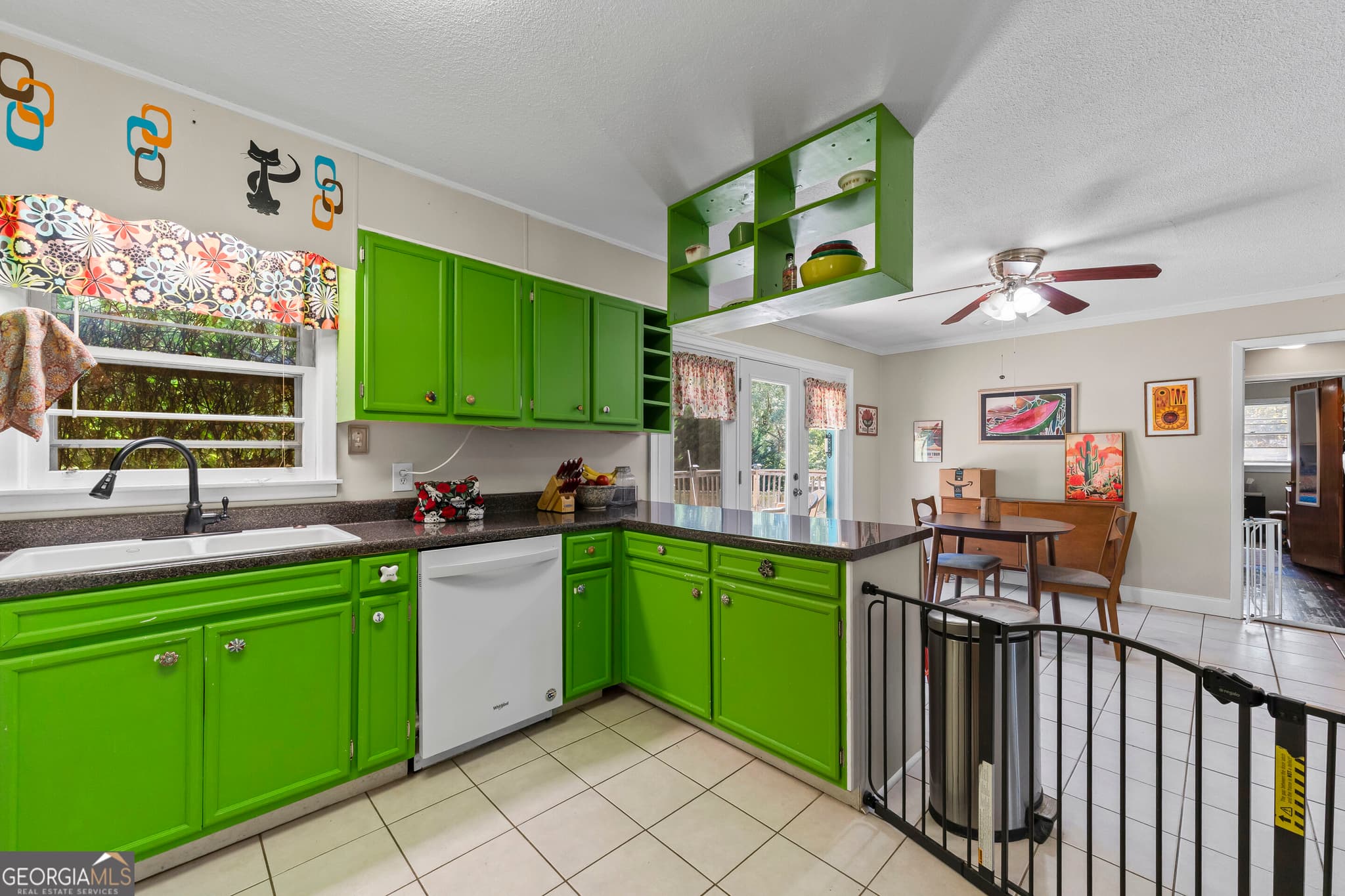 3 bedroom, 1 bathroom, 1,100 sq ft single family residence for sale at 11 Poplar Street, Toccoa, GA 30577 — photo 4
