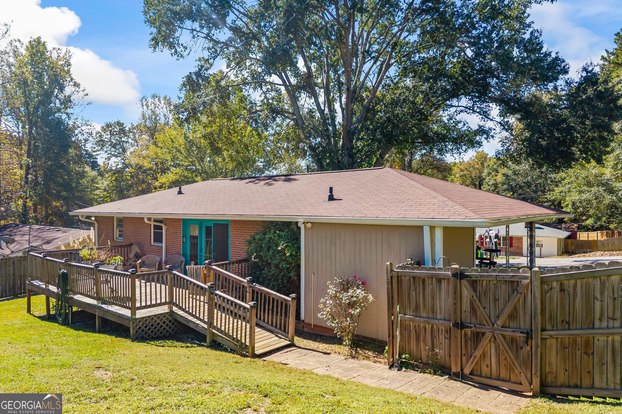 3 bedroom, 1 bathroom, 1,100 sq ft single family residence for sale at 11 Poplar Street, Toccoa, GA 30577 — photo 8