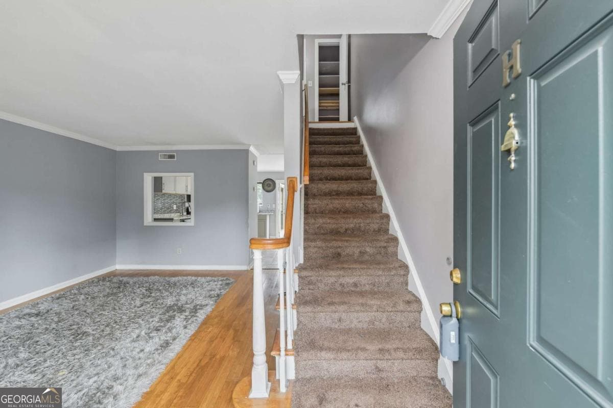 2 bedroom, 1.5 bathroom, 960 sq ft condominium for sale at 3071 Colonial Way H, Atlanta, GA 30341 — photo 2