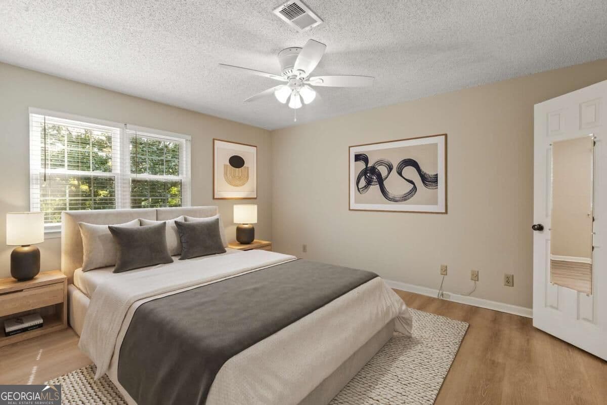 2 bedroom, 2 bathroom, 823 sq ft condominium for rent at 611 Barrington Hills Drive, Sandy Springs, GA 30350 for $1,750 a month — photo 2