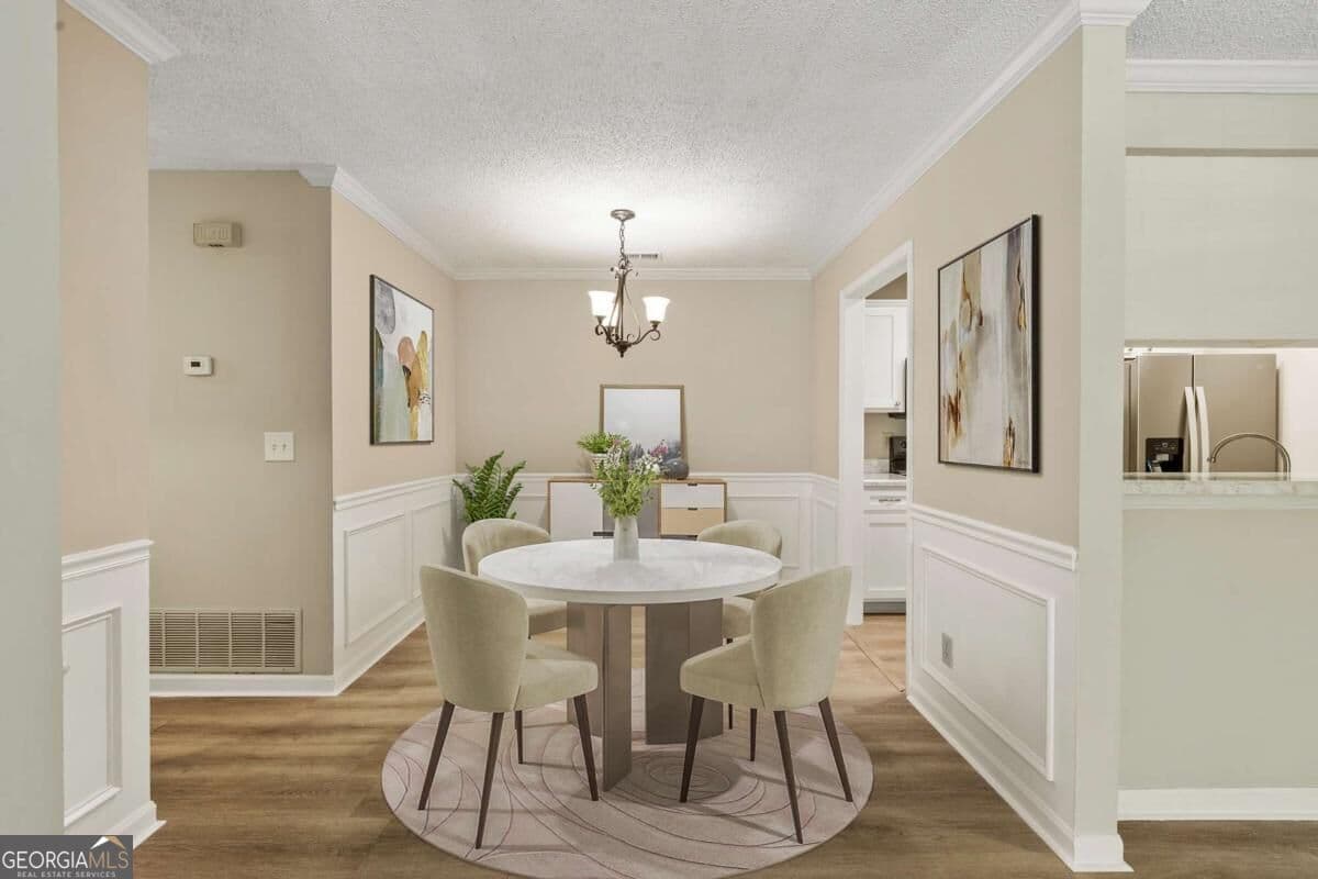 2 bedroom, 2 bathroom, 823 sq ft condominium for rent at 611 Barrington Hills Drive, Sandy Springs, GA 30350 for $1,750 a month — photo 3