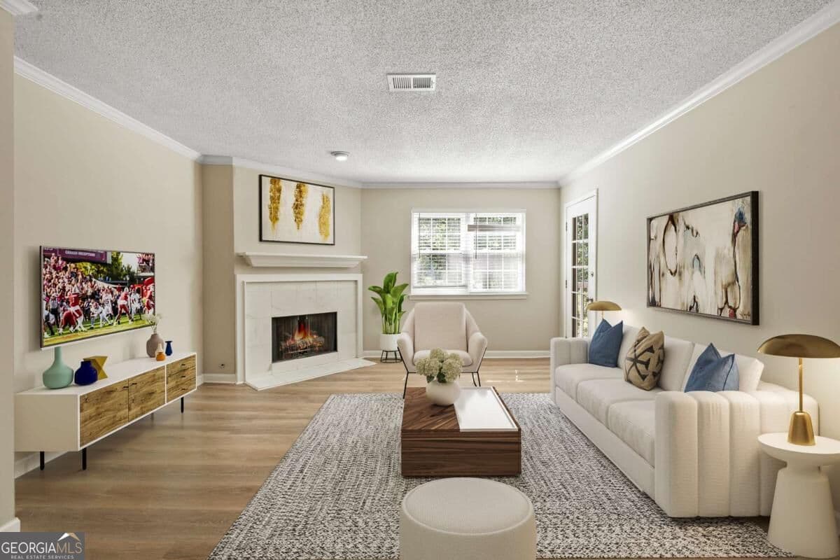 2 bedroom, 2 bathroom, 823 sq ft condominium for rent at 611 Barrington Hills Drive, Sandy Springs, GA 30350 for $1,750 a month — photo 1 of 37