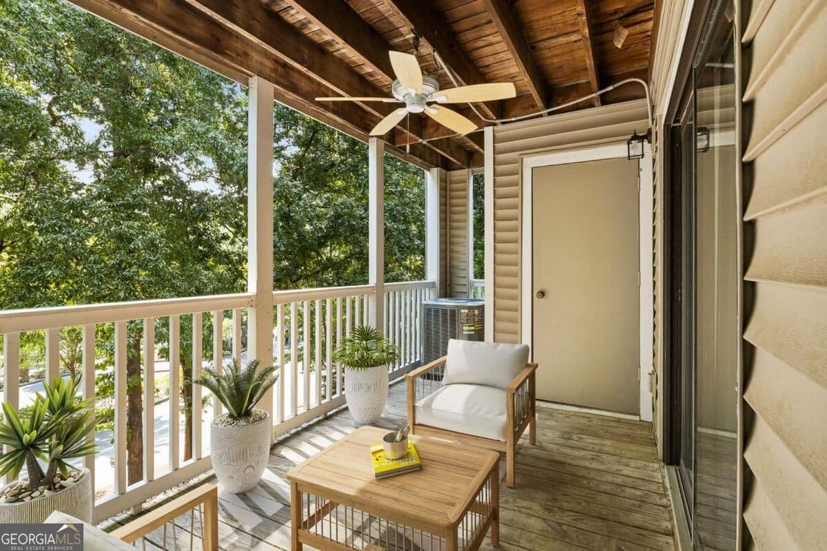 2 bedroom, 2 bathroom, 823 sq ft condominium for rent at 611 Barrington Hills Drive, Sandy Springs, GA 30350 for $1,750 a month — photo 5