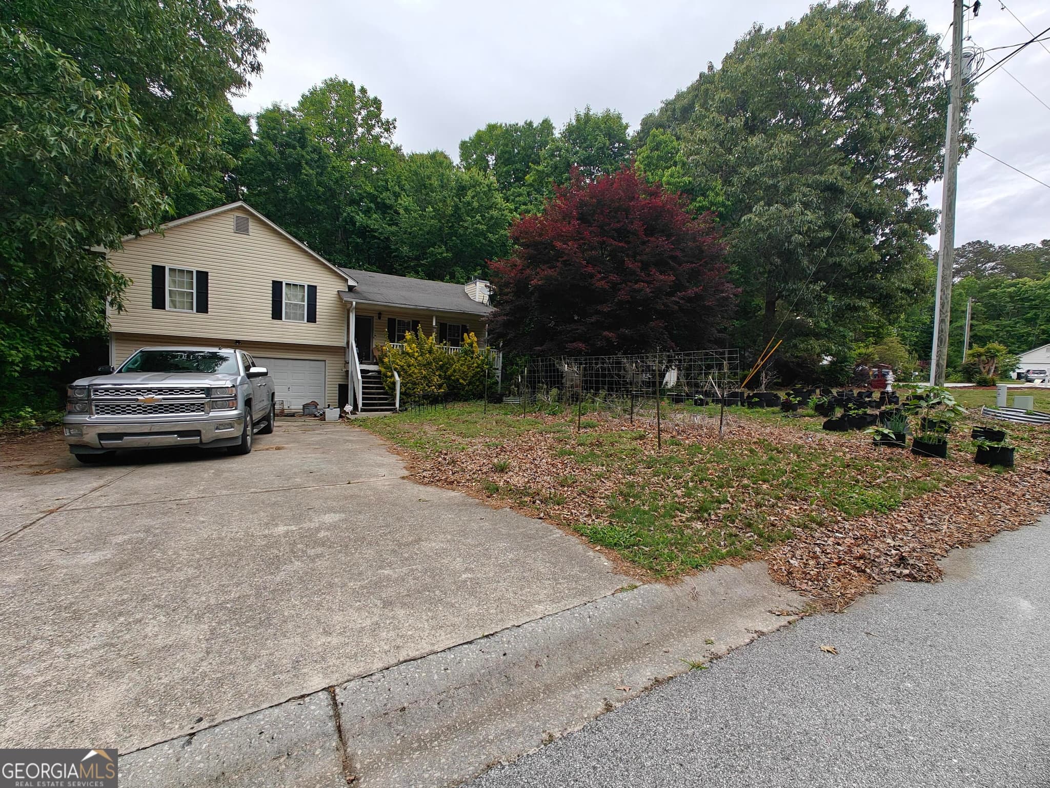 3 bedroom, 2 bathroom, 1,240 sq ft single family residence for sale at 115 Cash Way, Rockmart, GA 30153 — photo 1 of 21