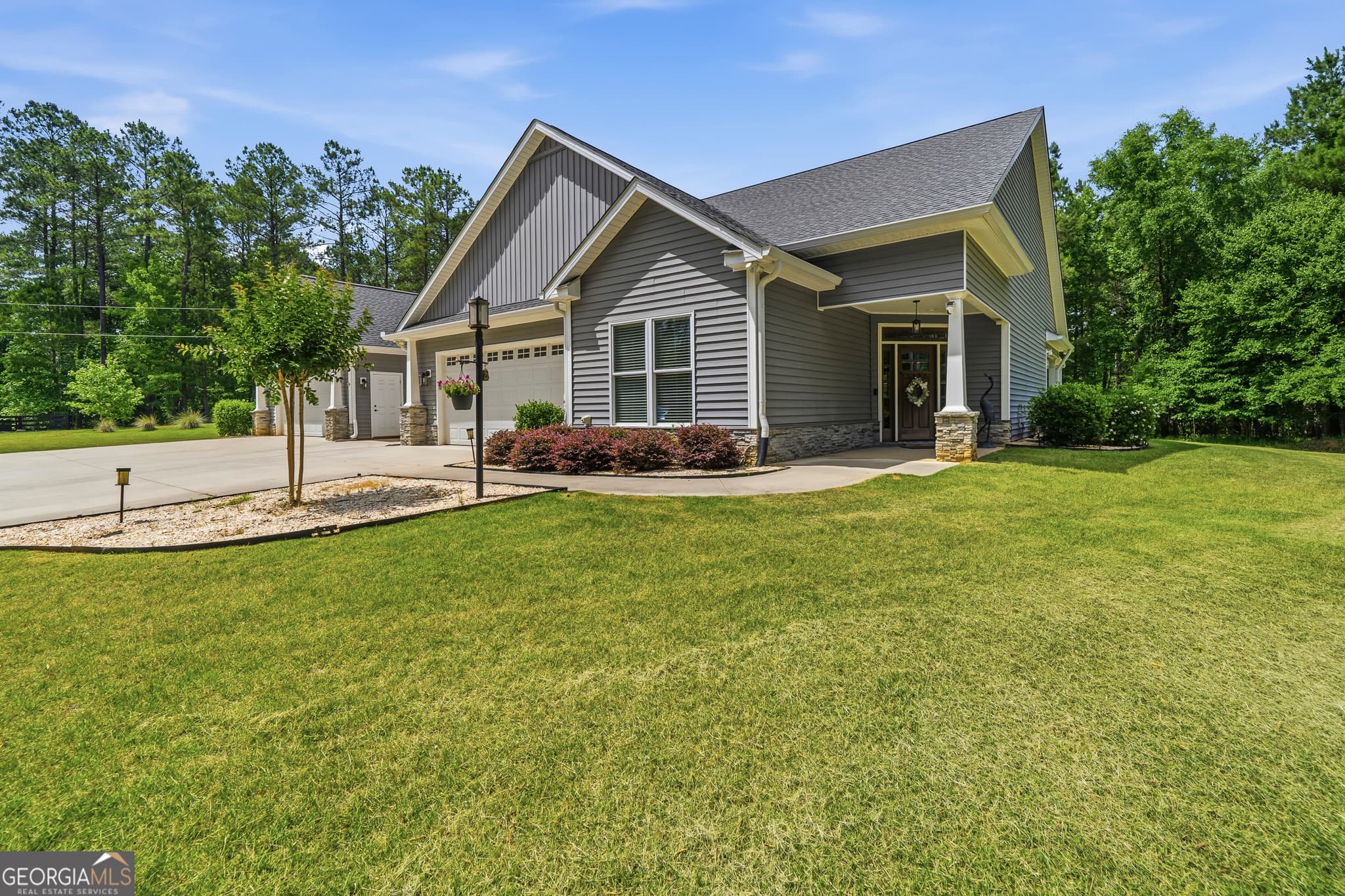 2 bedroom, 2 bathroom, 1,582 sq ft single family residence for sale at 393 Scuffleboro Road, Eatonton, GA 31024 — photo 3