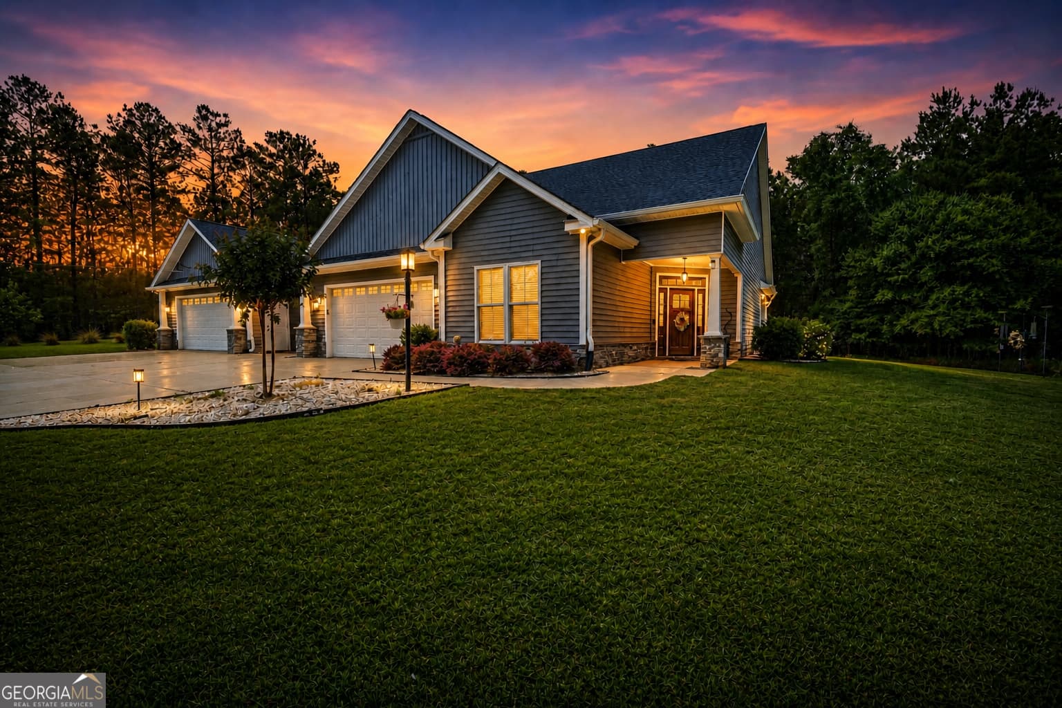 2 bedroom, 2 bathroom, 1,582 sq ft single family residence for sale at 393 Scuffleboro Road, Eatonton, GA 31024 — photo 1 of 42