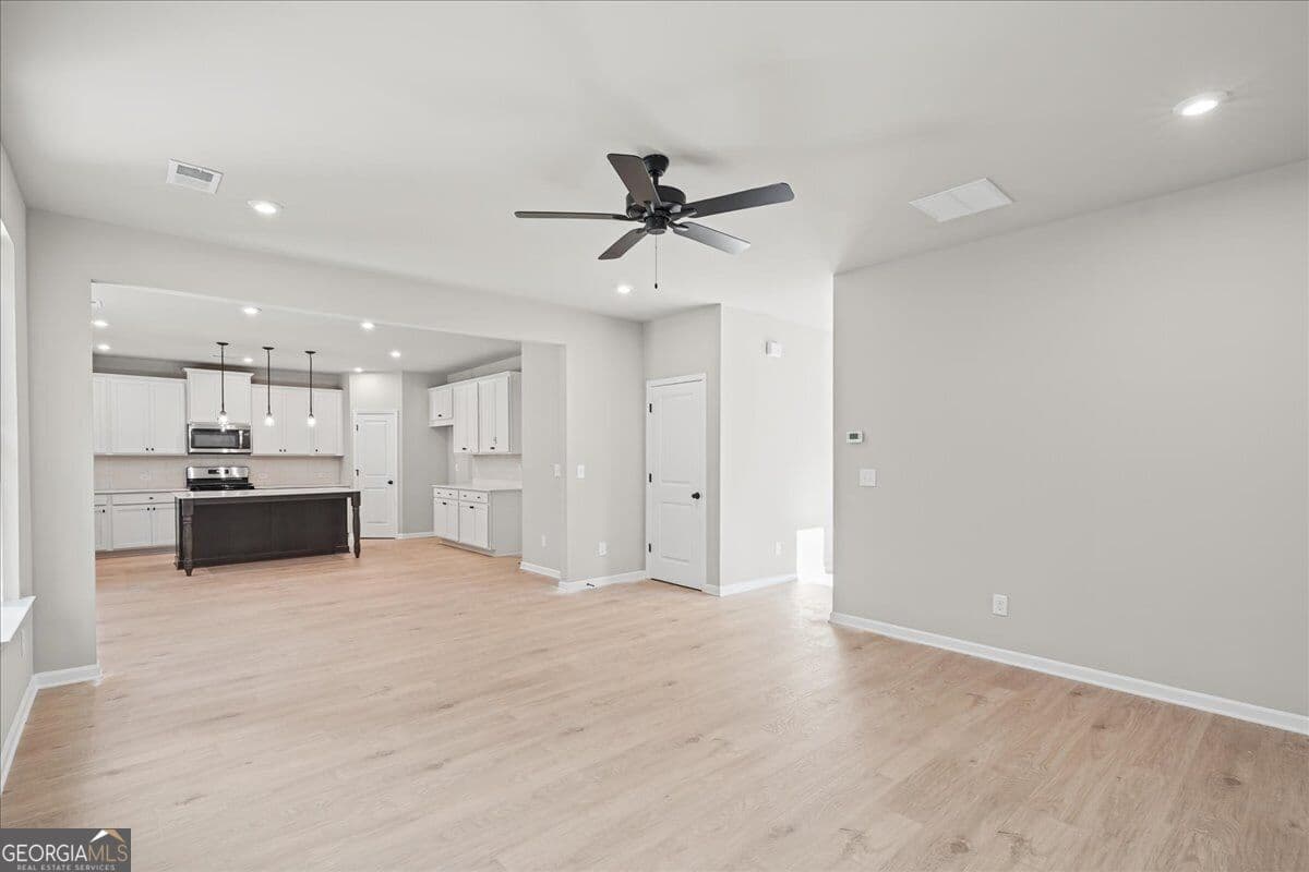 4 bedroom, 2.5 bathroom, 2,272 sq ft single family residence for sale at 361 Waterbluff Drive, Mableton, GA 30126 — photo 9