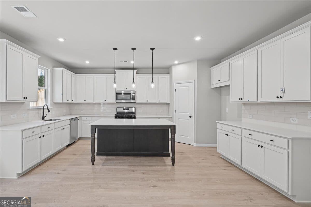 4 bedroom, 2.5 bathroom, 2,272 sq ft single family residence for sale at 361 Waterbluff Drive, Mableton, GA 30126 — photo 10