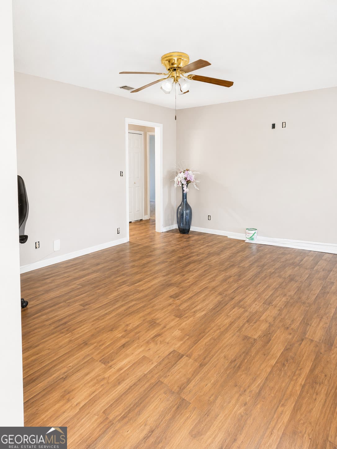 3 bedroom, 2 bathroom, 1,587 sq ft single family residence for sale at 304 Floyd Street, Hinesville, GA 31313 — photo 5