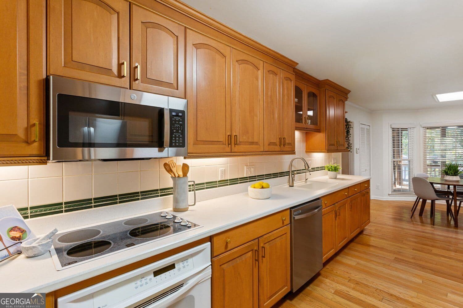 5 bedroom, 3.5 bathroom, 3,574 sq ft single family residence for sale at 2110 B T Sheppard Drive, Marietta, GA 30062 — photo 3
