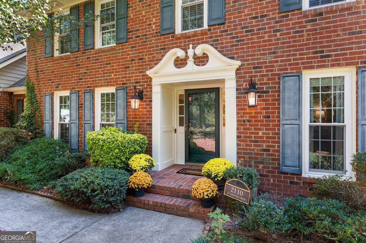 5 bedroom, 3.5 bathroom, 3,574 sq ft single family residence for sale at 2110 B T Sheppard Drive, Marietta, GA 30062 — photo 1 of 70
