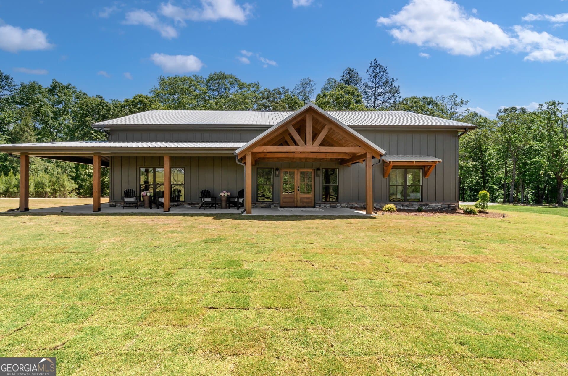 4 bedroom, 3.5 bathroom, 3,144 sq ft single family residence sold at 5938 Ridgeway Road, Franklin, GA 30217