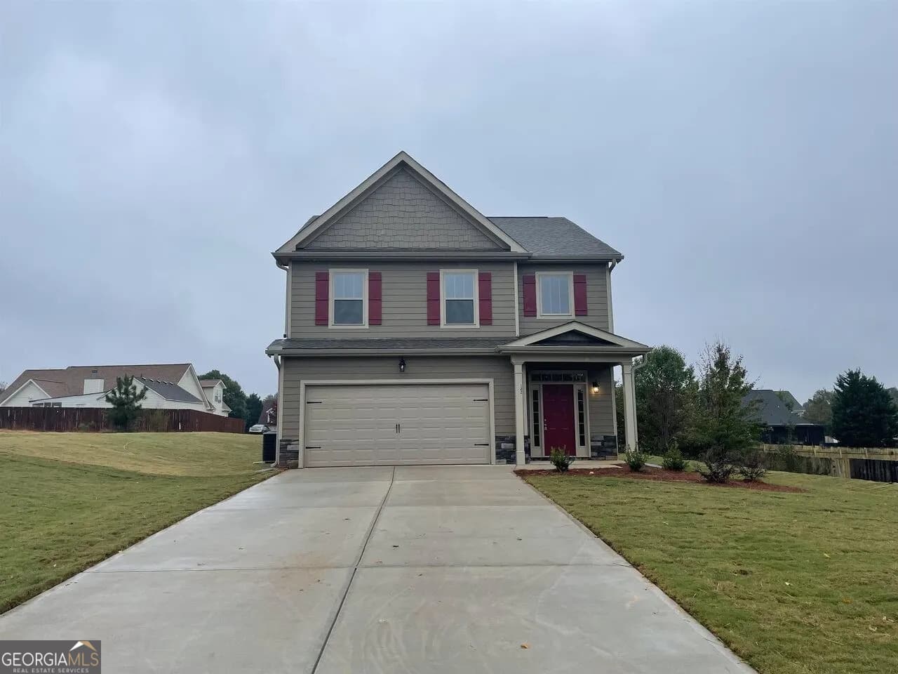 4 bedroom, 2.5 bathroom, 2,067 sq ft single family residence for sale at 122 Bramble Way, Griffin, GA 30224 — photo 1 of 6