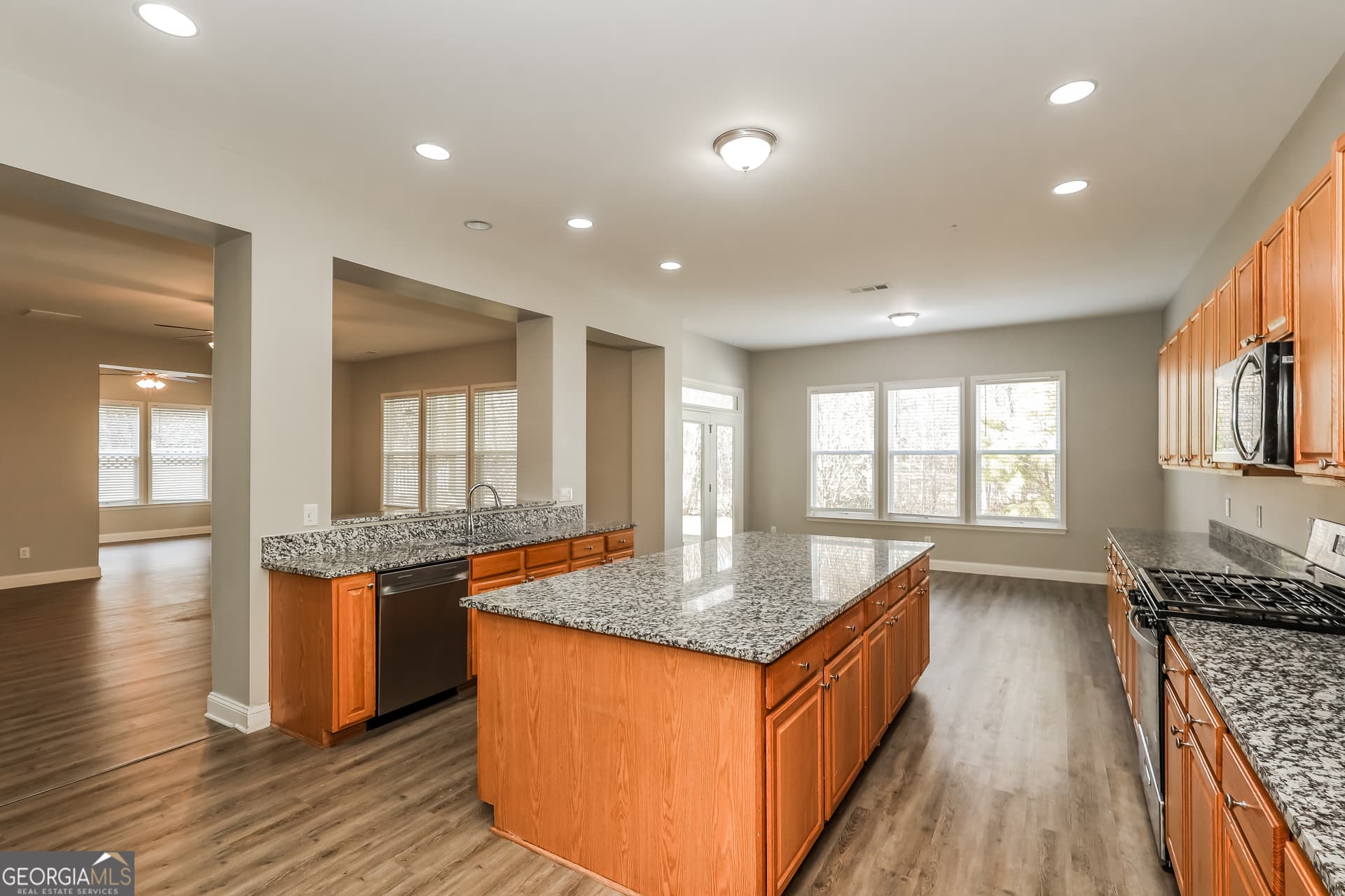 4 bedroom, 3 bathroom, 4,272 sq ft single family residence for sale at 7461 Mistydawn Drive, Fairburn, GA 30213 — photo 7