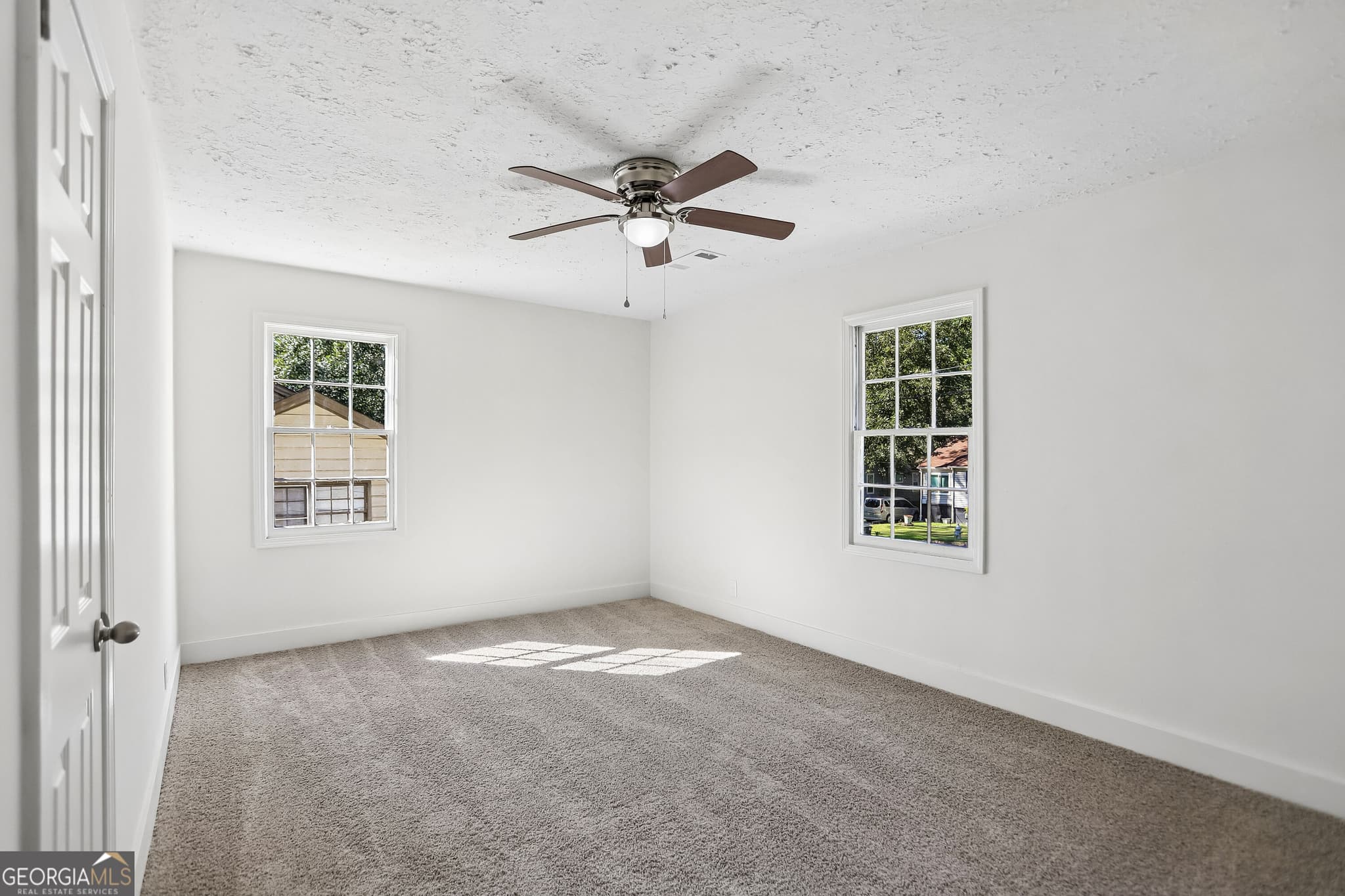2 bedroom, 1 bathroom, 1,252 sq ft single family residence for sale at 1330 Lynford Drive, Atlanta, GA 30310 — photo 4