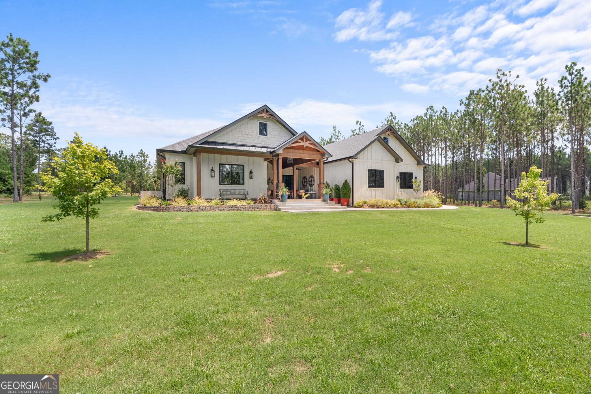 4 bedroom, 3 bathroom, 3,632 sq ft single family residence for sale at 115 E Lake Drive, Statesboro, GA 30458 — photo 2