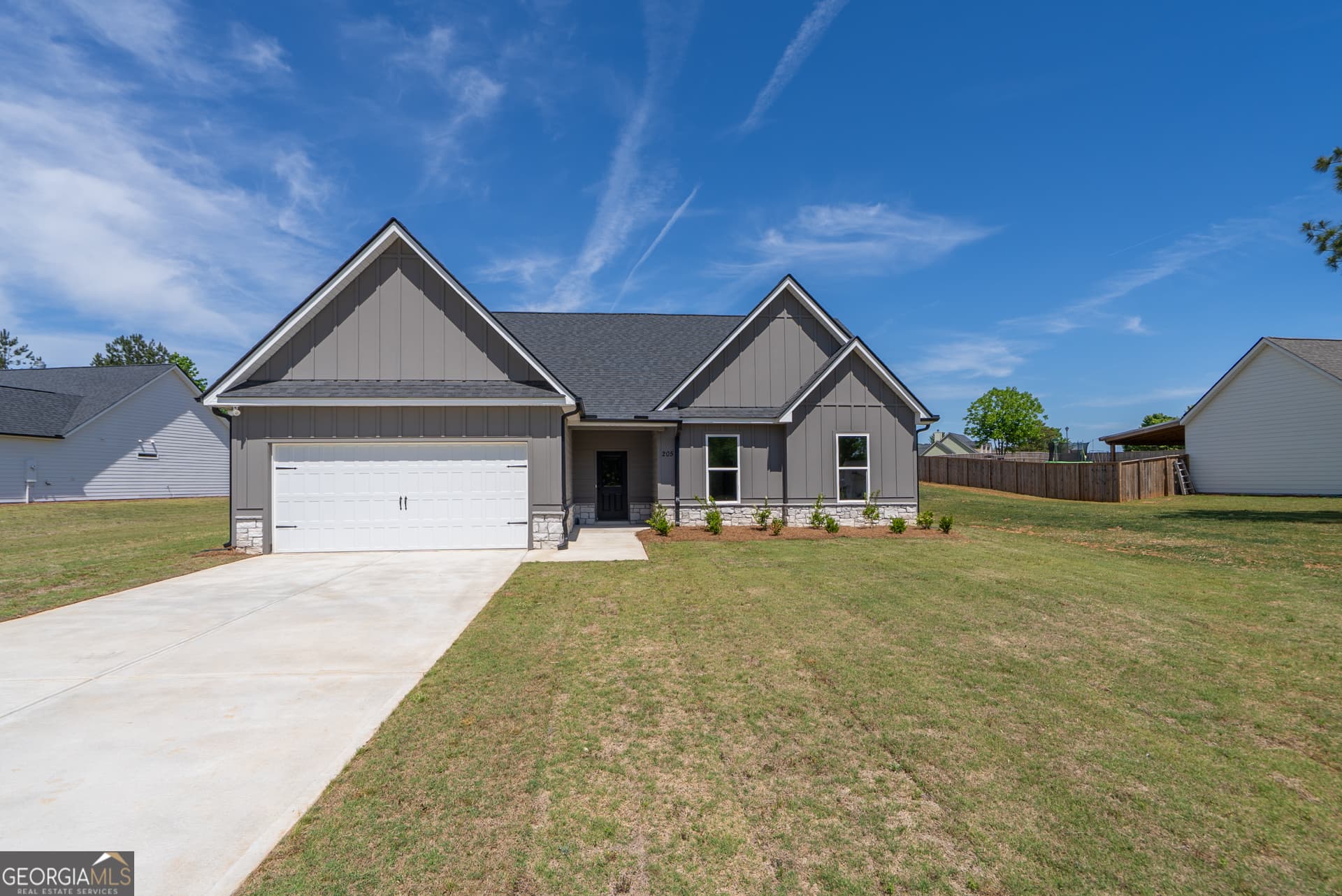 3 bedroom, 2.5 bathroom, 1,800 sq ft single family residence for sale at 205 Squirrel Run, Good Hope, GA 30641