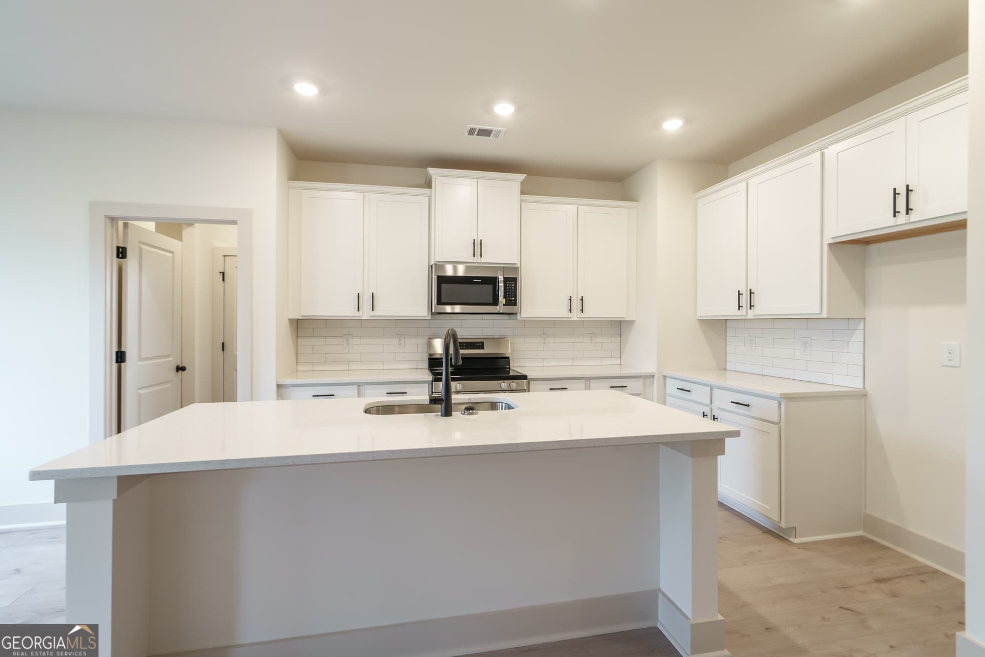 3 bedroom, 2.5 bathroom, 1,800 sq ft single family residence for sale at 205 Squirrel Run, Good Hope, GA 30641 — photo 9