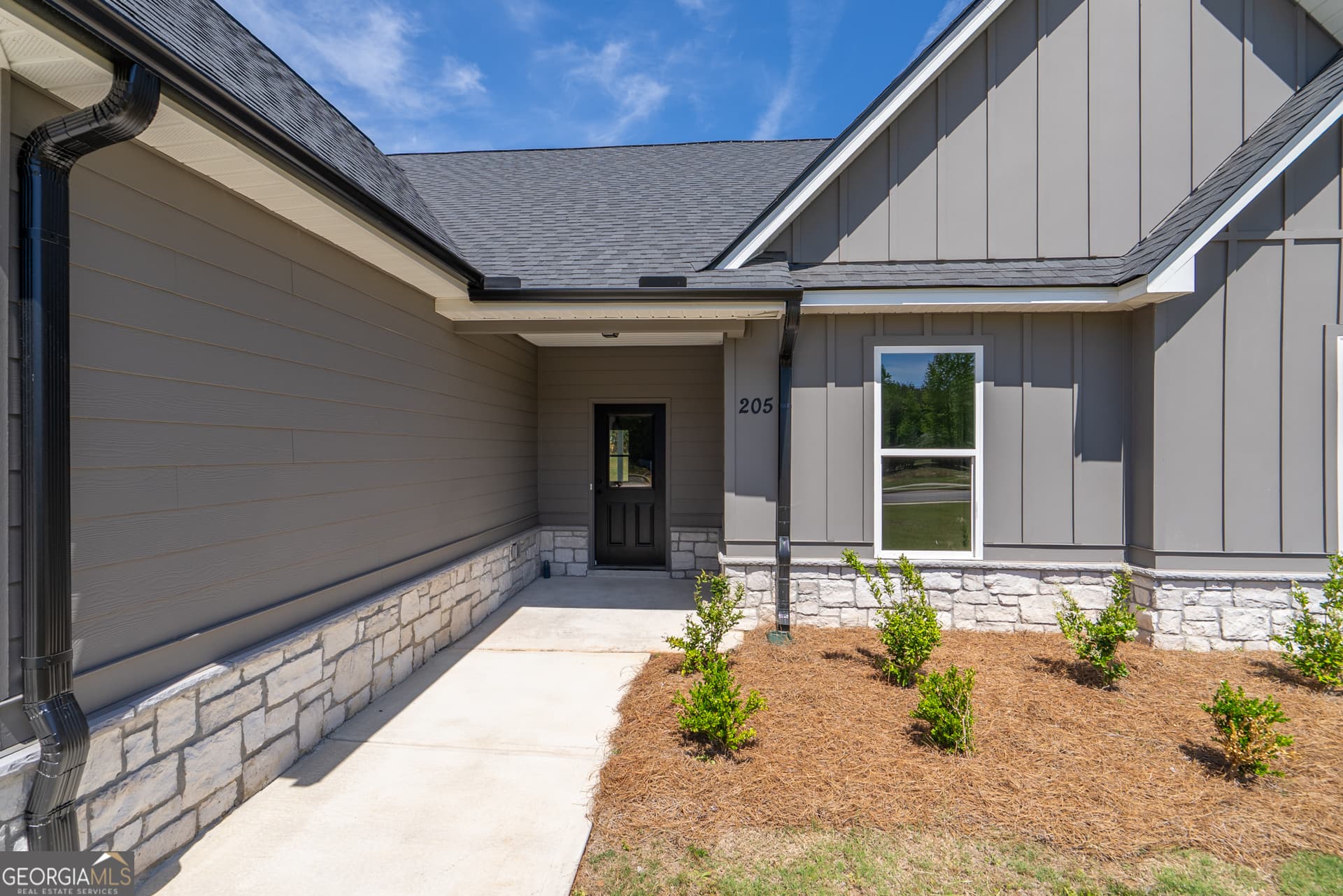3 bedroom, 2.5 bathroom, 1,800 sq ft single family residence for sale at 205 Squirrel Run, Good Hope, GA 30641 — photo 4