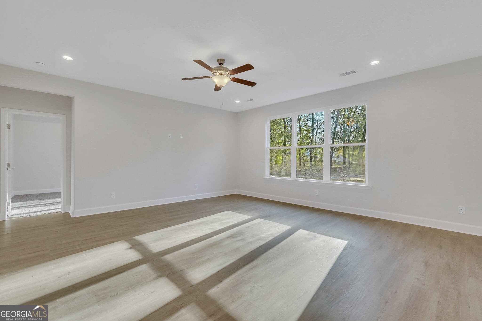 5 bedroom, 3.5 bathroom, 3,594 sq ft single family residence for sale at 423 Northshore Drive, Kingsland, GA 31548 — photo 4