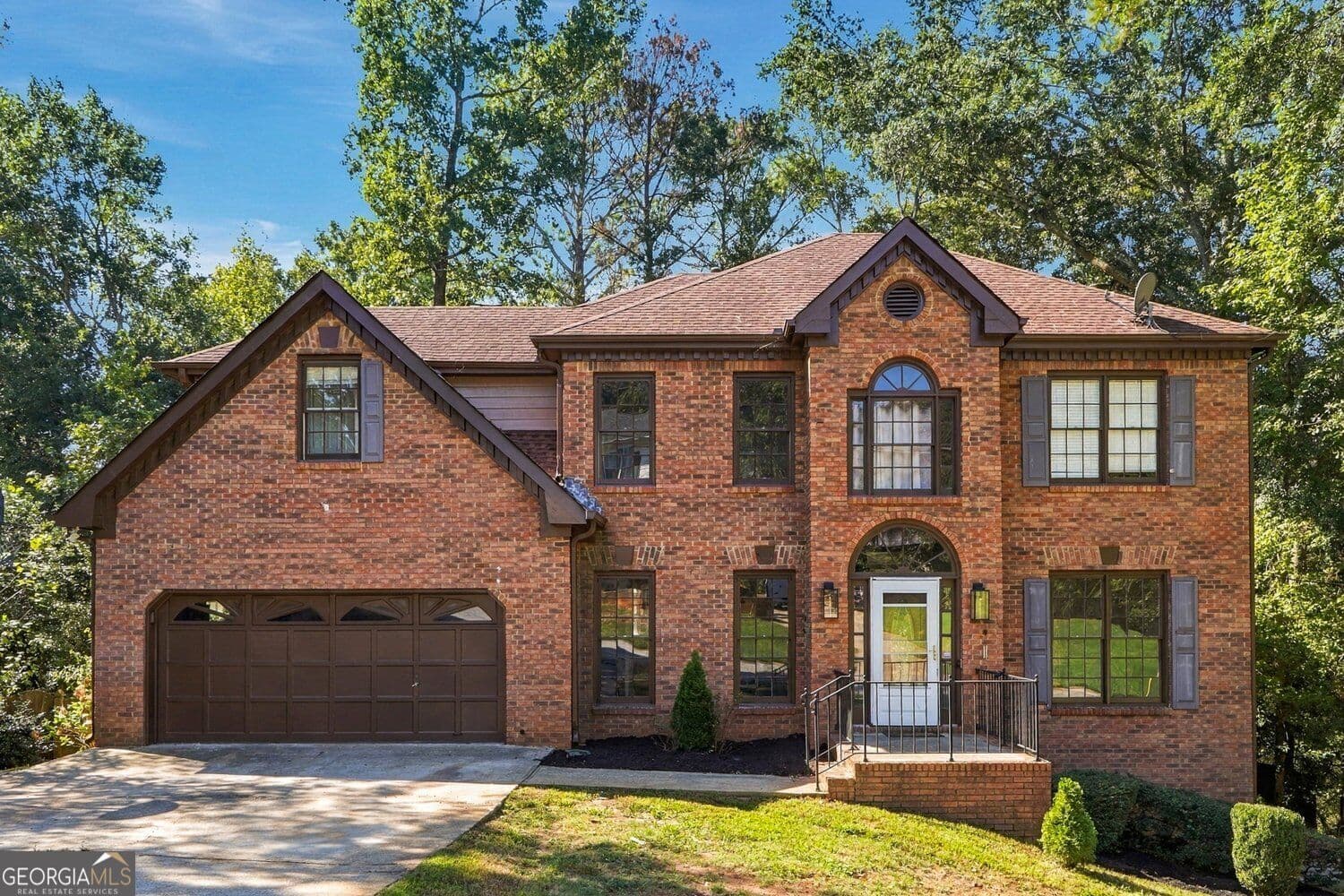 4 bedroom, 2.5 bathroom, 3,690 sq ft single family residence for sale at 3841 Mountain Way Cove, Snellville, GA 30039 — photo 1 of 40