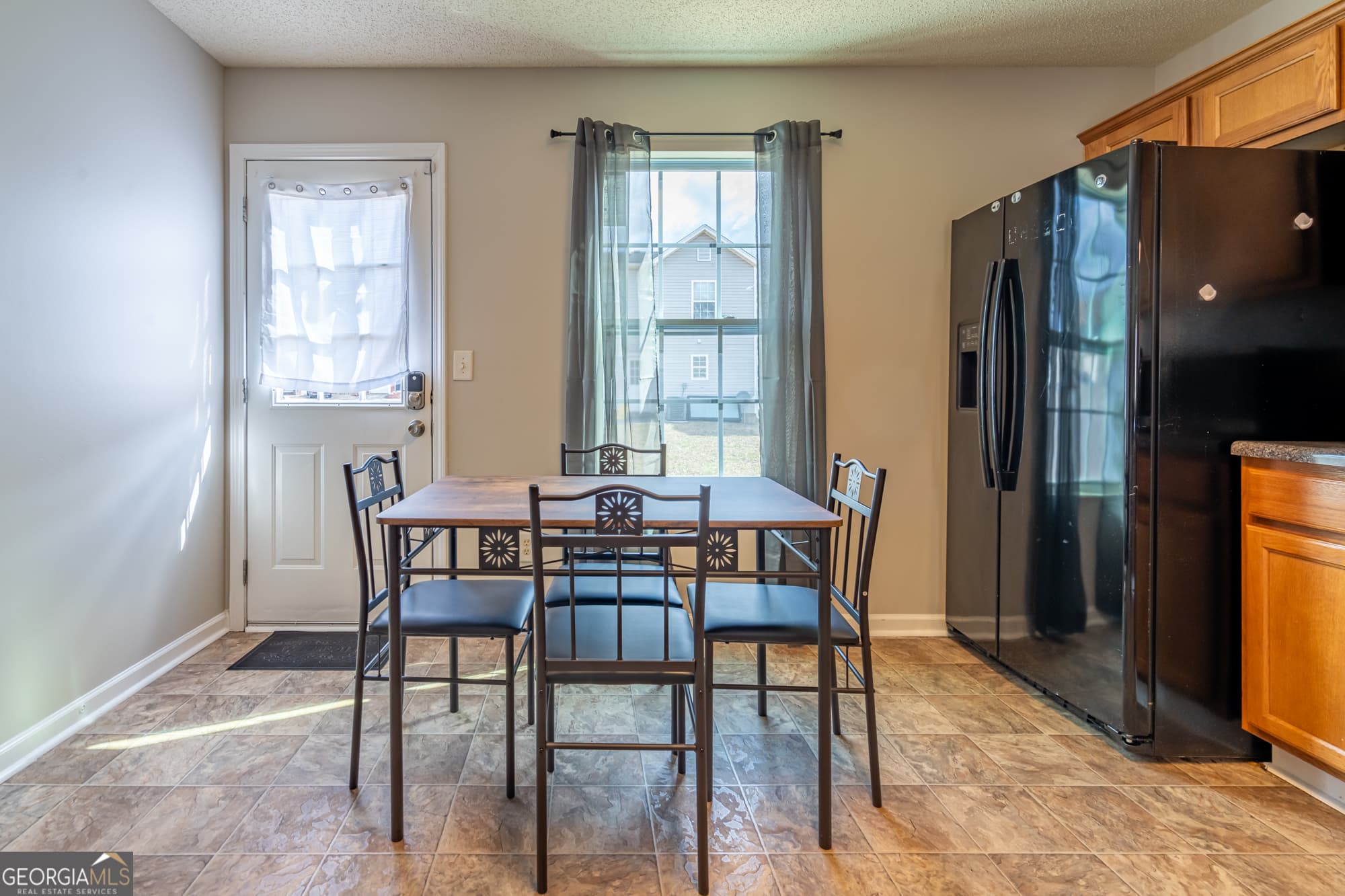4 bedroom, 2 bathroom single family residence for rent at 106 Middlebrook Drive, Cartersville, GA 30120 for $5,450 a month — photo 2