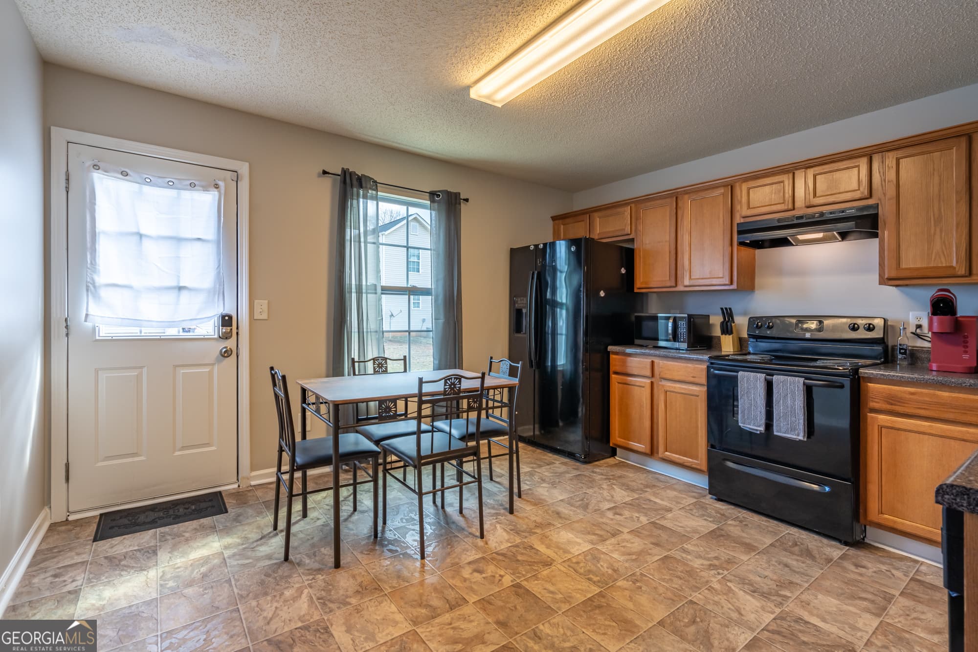 4 bedroom, 2 bathroom single family residence for rent at 106 Middlebrook Drive, Cartersville, GA 30120 for $5,450 a month — photo 6