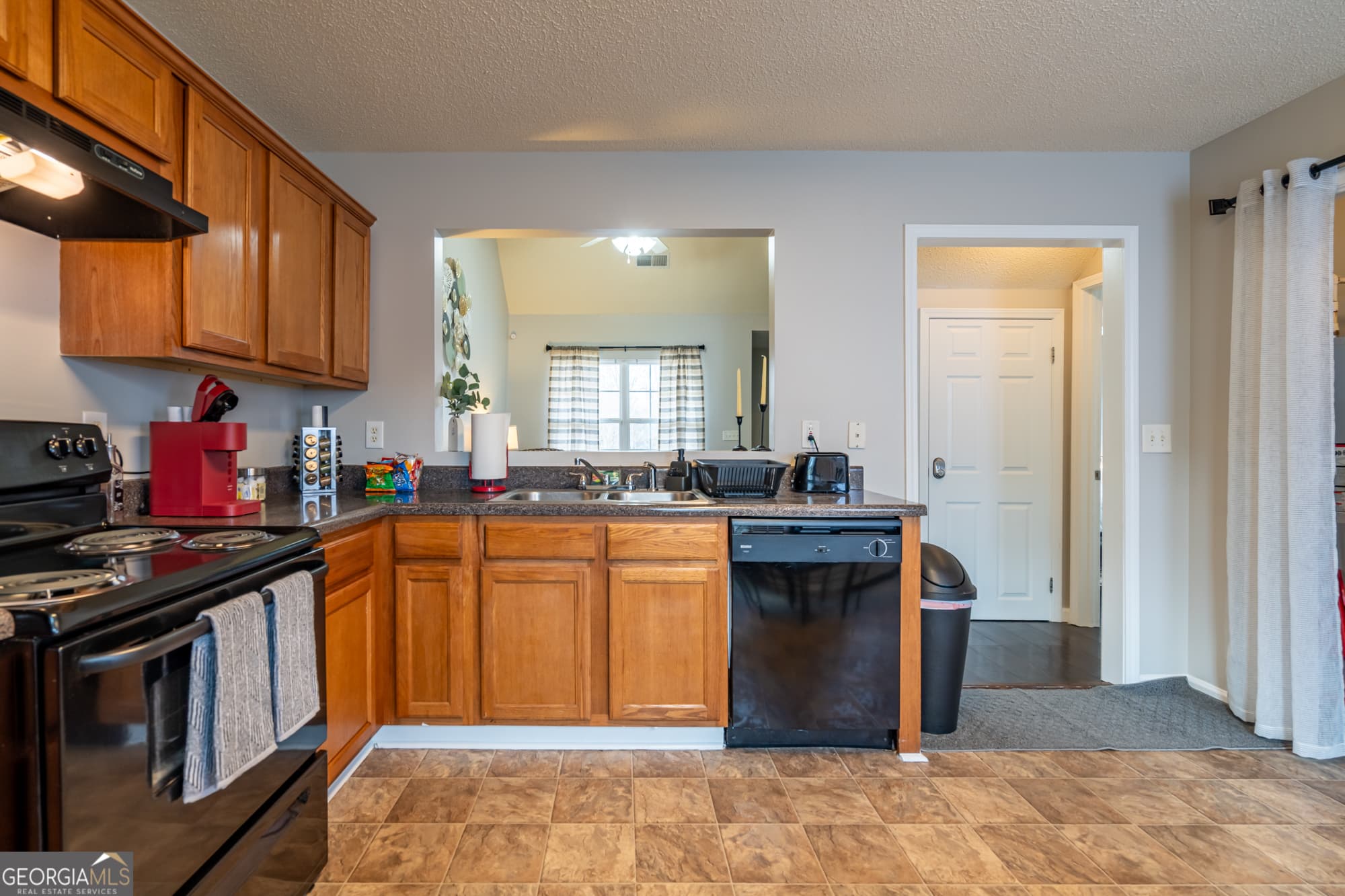 4 bedroom, 2 bathroom single family residence for rent at 106 Middlebrook Drive, Cartersville, GA 30120 for $5,450 a month — photo 8