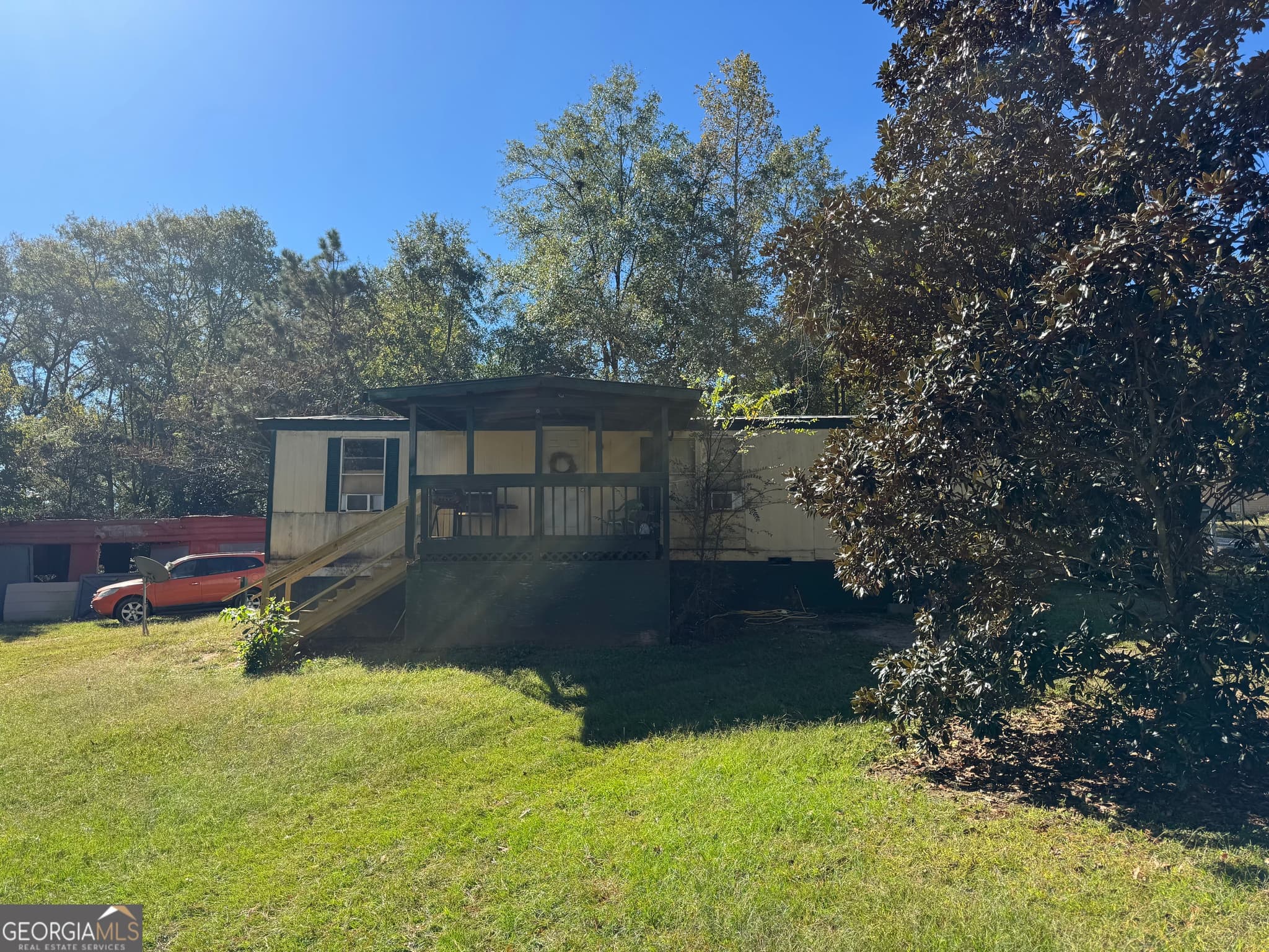 3 bedroom, 2 bathroom, 1,056 sq ft manufactured home,single family residence for sale at 106 3rd Street, Milledgeville, GA 31061