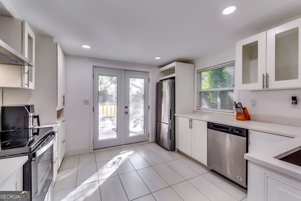 3 bedroom, 2 bathroom, 801 sq ft single family residence for sale at 2876 Randall Street, East Point, GA 30344 — photo 10
