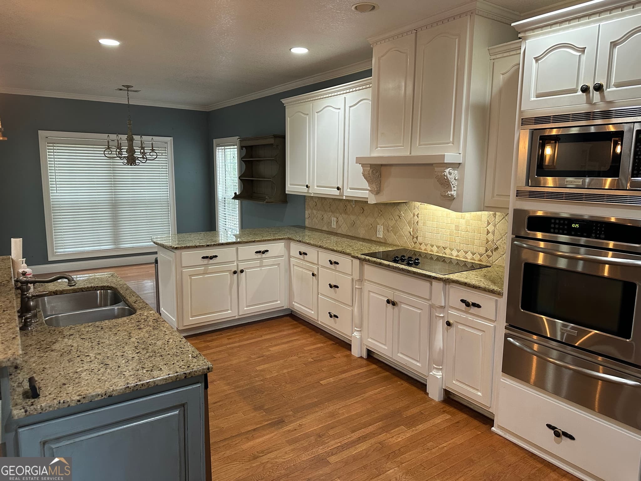 5 bedroom, 3.5 bathroom, 3,452 sq ft single family residence for sale at 405 Canterbury Drive, Lagrange, GA 30241 — photo 6