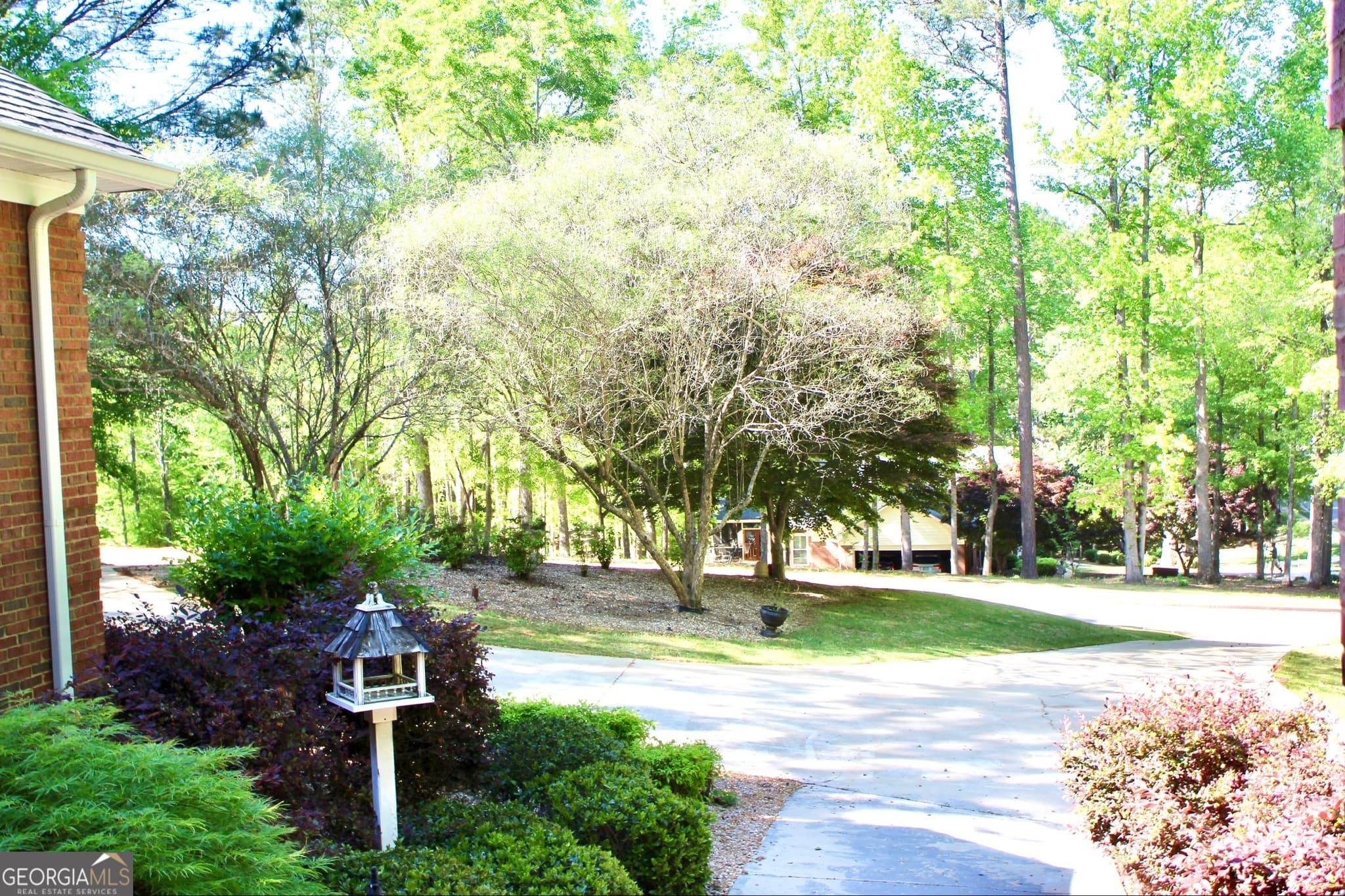 5 bedroom, 3.5 bathroom, 3,452 sq ft single family residence for sale at 405 Canterbury Drive, Lagrange, GA 30241 — photo 3