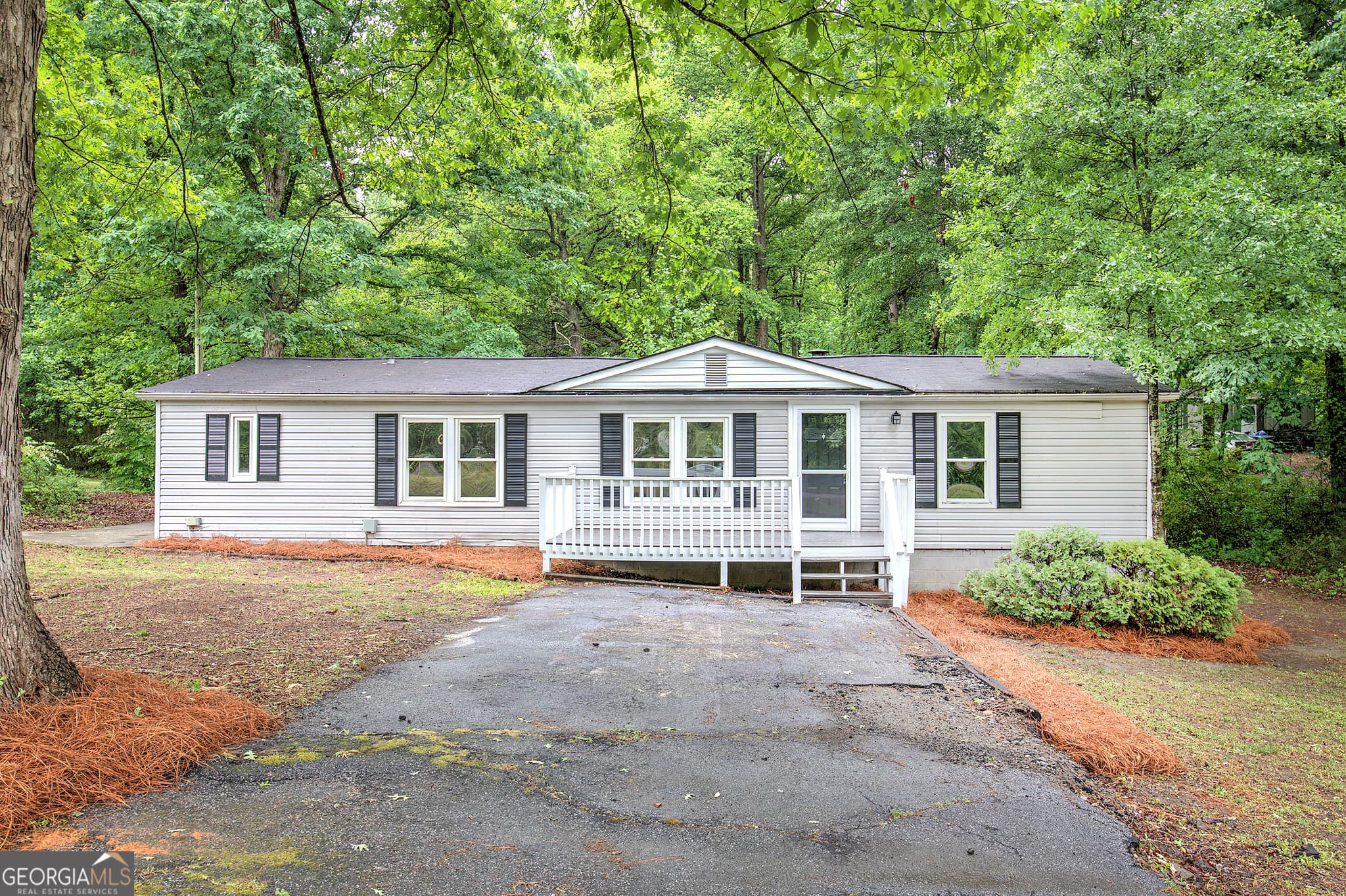 3 bedroom, 2 bathroom, 1,248 sq ft manufactured home,single family residence sold at 284 Luther Circle, Villa Rica, GA 30180