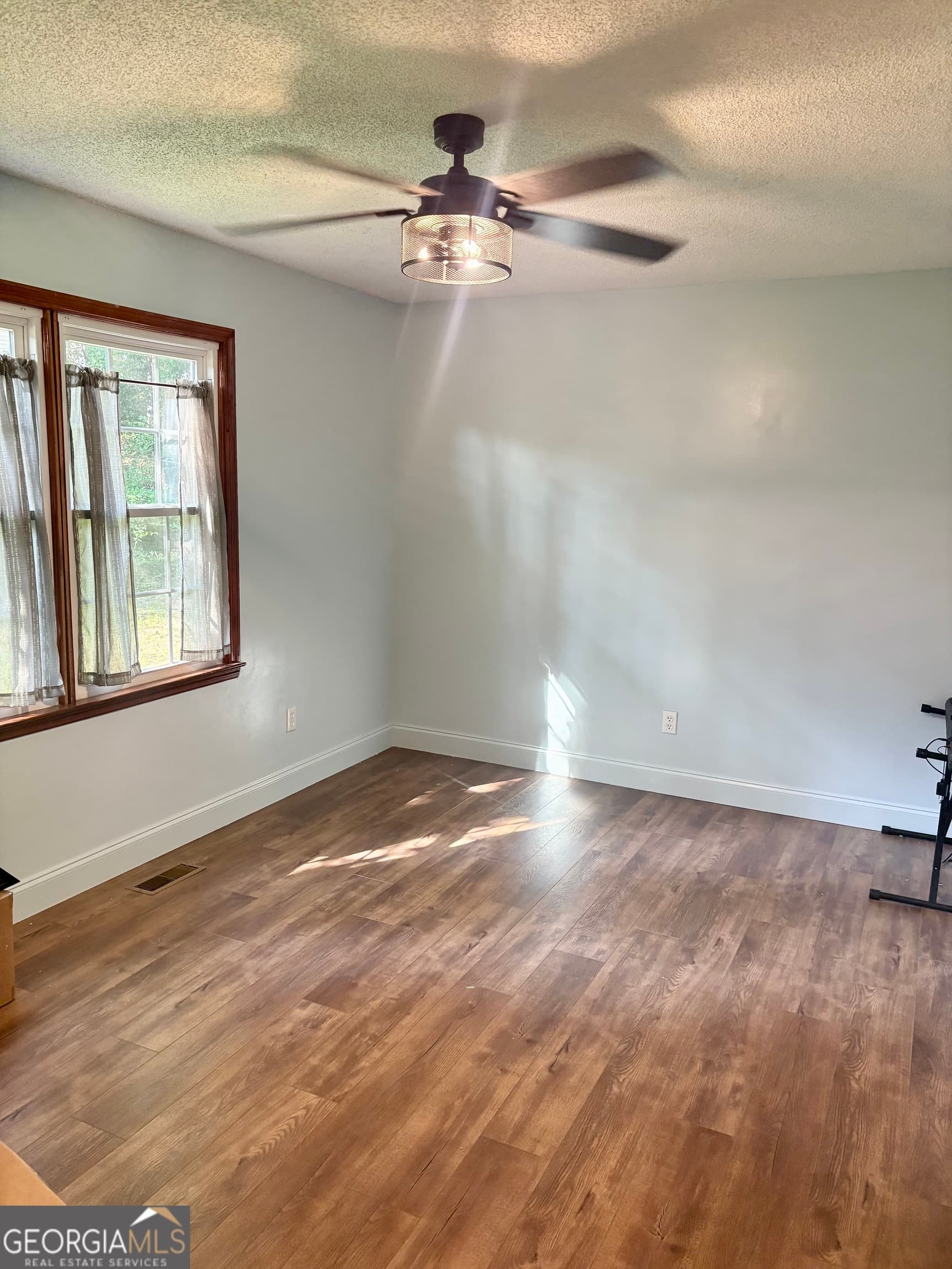 4 bedroom, 3.5 bathroom, 2,907 sq ft single family residence for sale at 102 Alpine Court, Warner Robins, GA 31088 — photo 9
