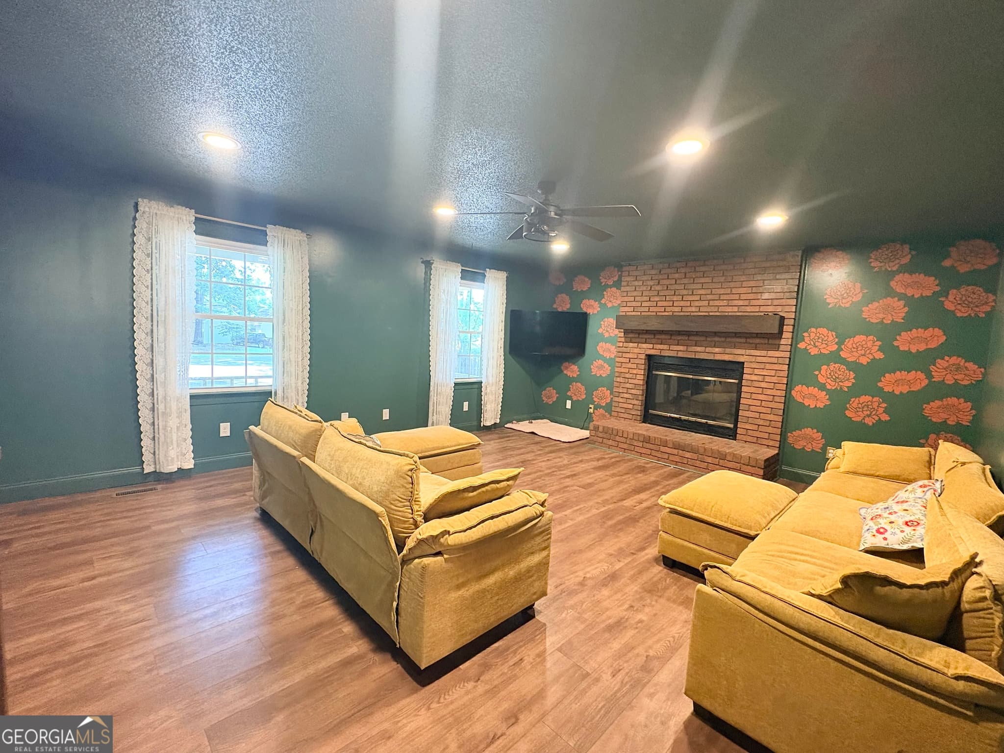 4 bedroom, 3.5 bathroom, 2,907 sq ft single family residence for sale at 102 Alpine Court, Warner Robins, GA 31088 — photo 4