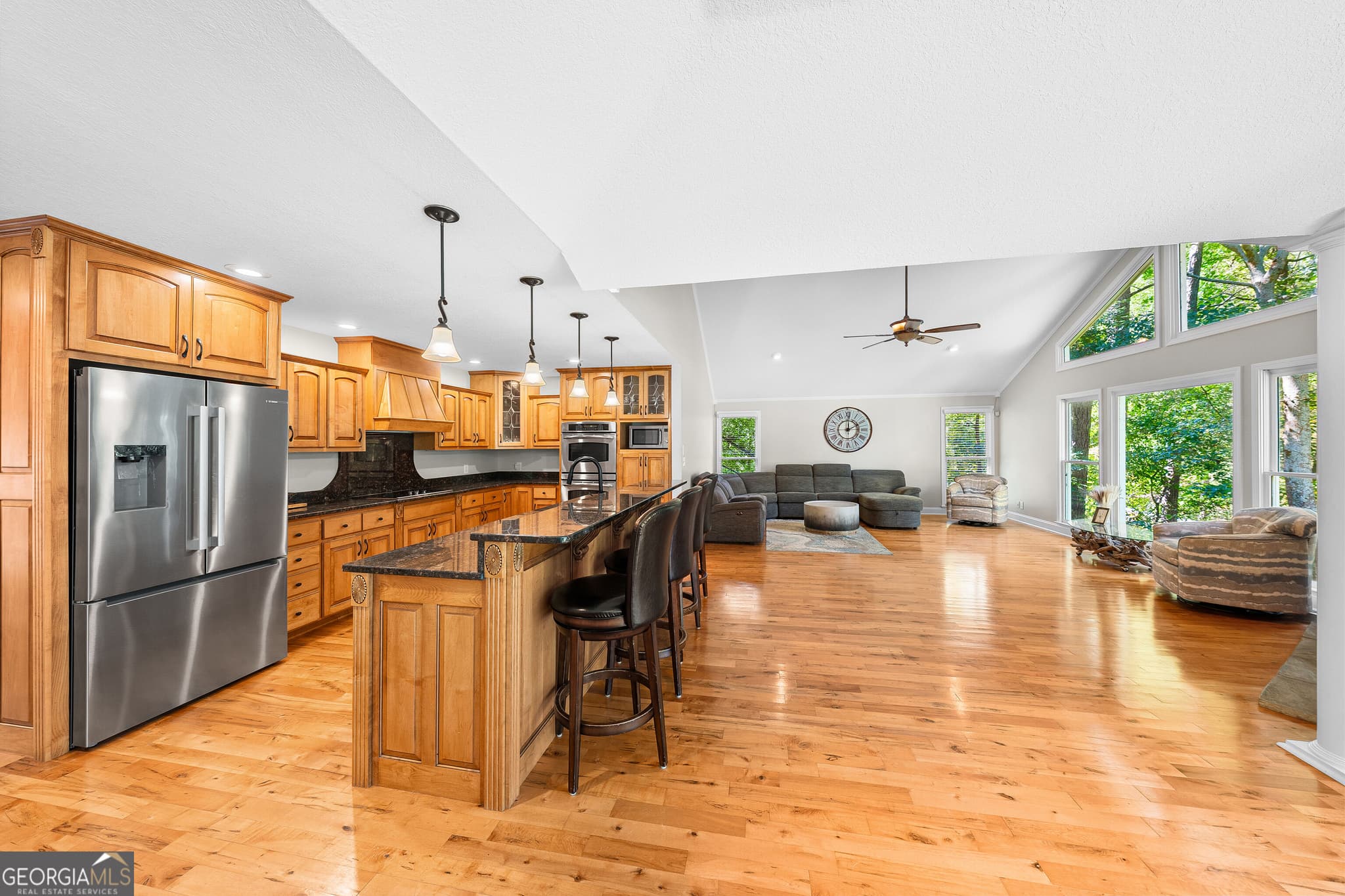7 bedroom, 5 bathroom, 4,002 sq ft single family residence for sale at 205 Grizzly Bear Lane, Hartwell, GA 30643 — photo 3
