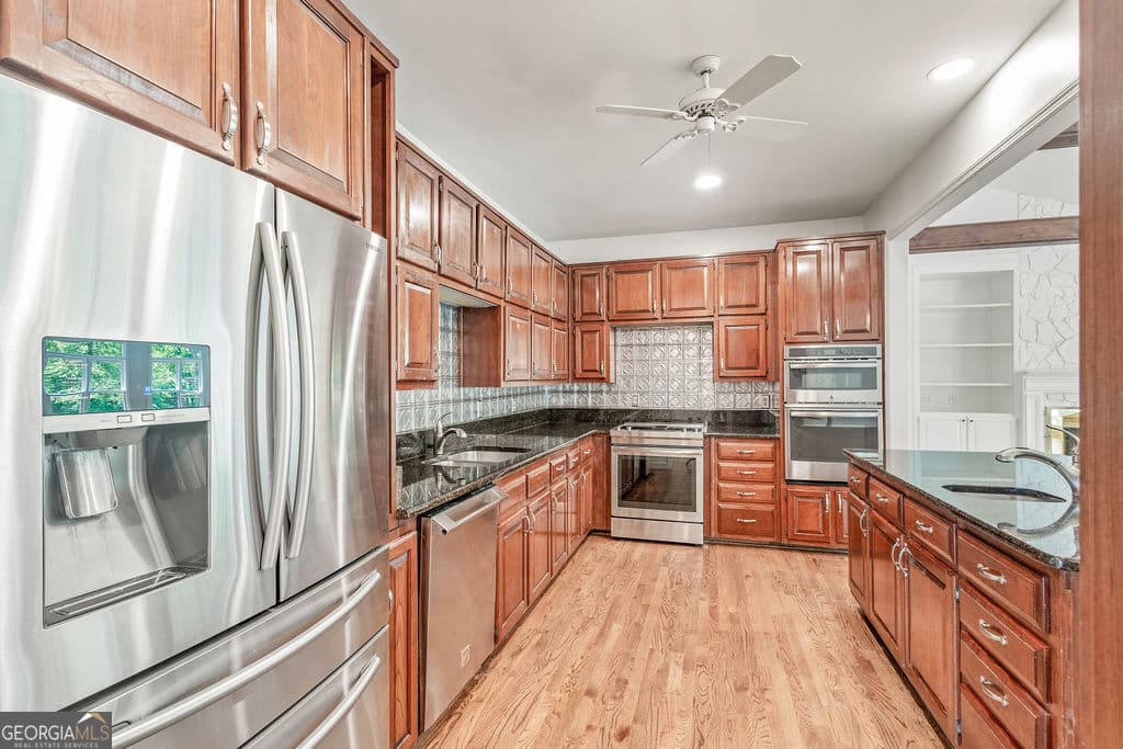 5 bedroom, 4 bathroom, 3,856 sq ft single family residence for sale at 230 Haynes Road, Moreland, GA 30259 — photo 7
