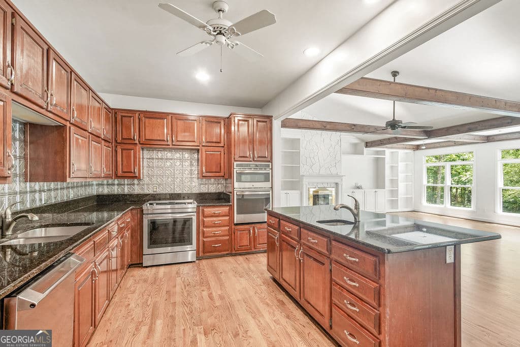 5 bedroom, 4 bathroom, 3,856 sq ft single family residence for sale at 230 Haynes Road, Moreland, GA 30259 — photo 8