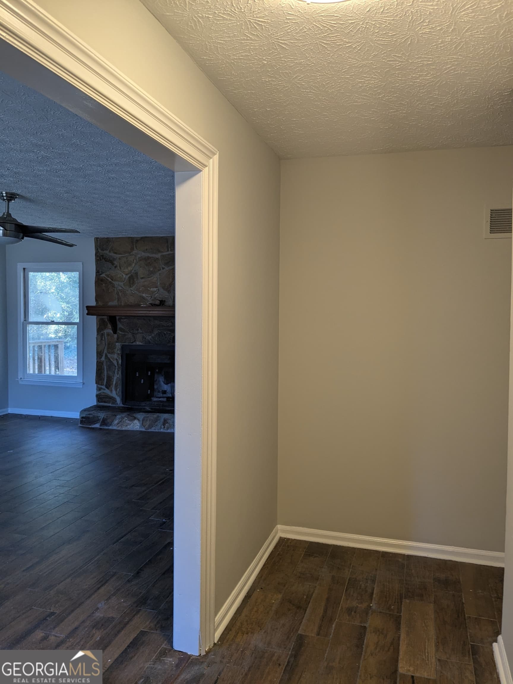 3 bedroom, 2 bathroom, 1,525 sq ft single family residence for sale at 9473 Hidden Hollow Trail, Jonesboro, GA 30236 — photo 2