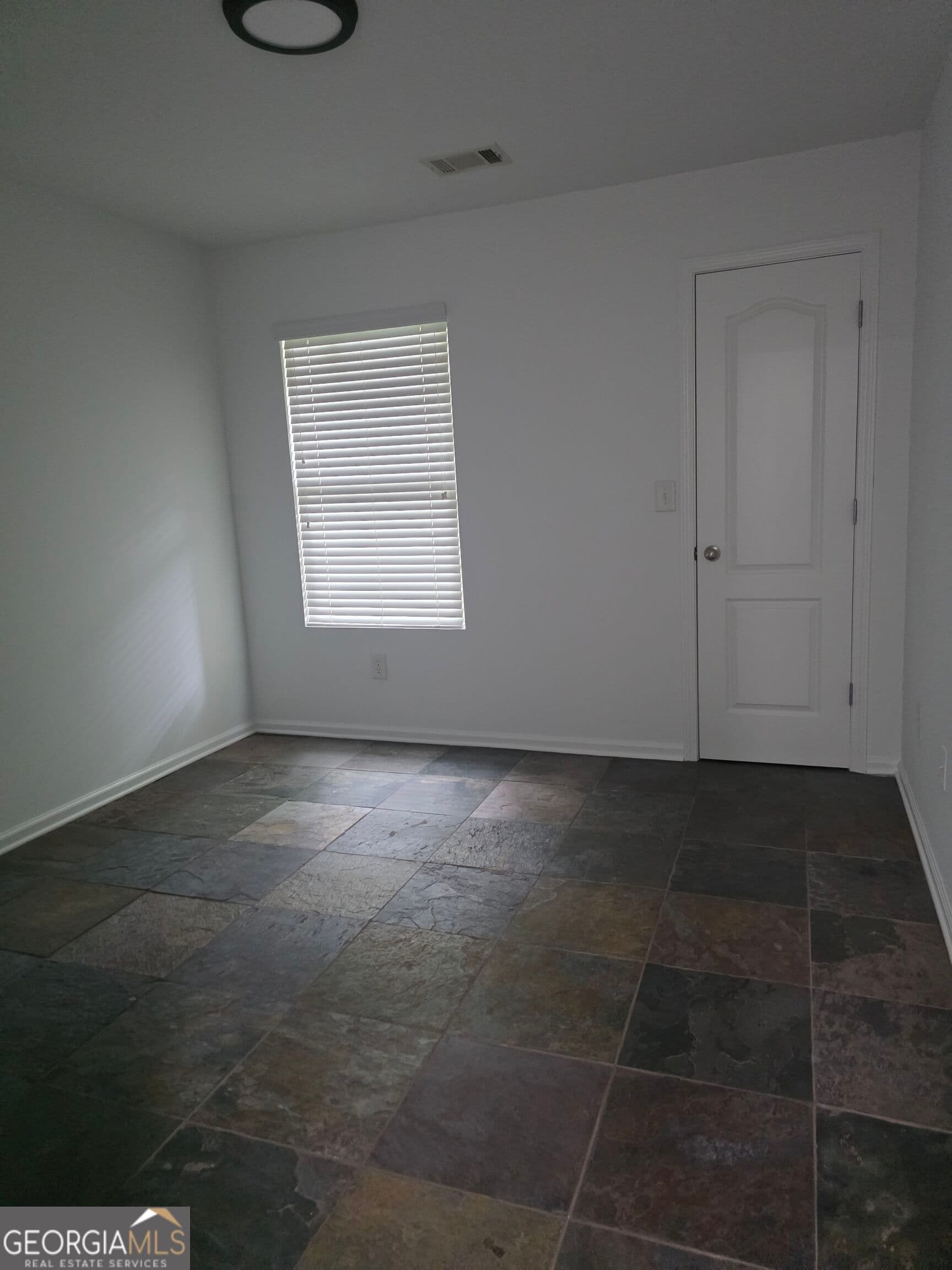 3 bedroom, 2.5 bathroom, 1,722 sq ft townhouse for rent at 5732 Singlebriar Court, Norcross, GA 30093 for $2,200 a month — photo 6