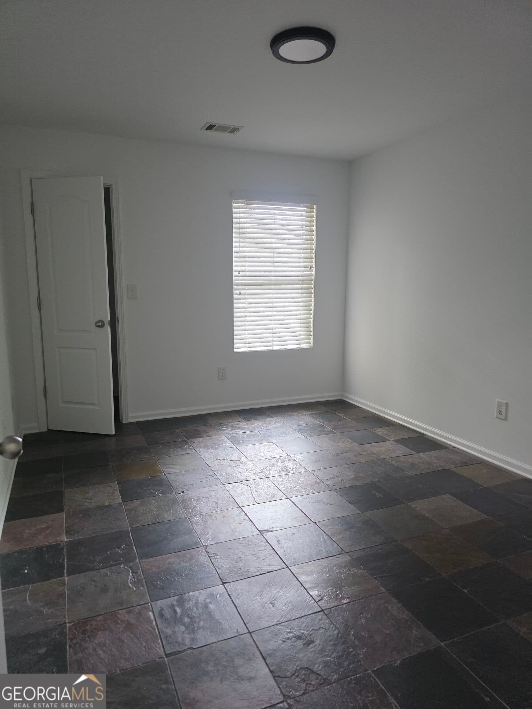 3 bedroom, 2.5 bathroom, 1,722 sq ft townhouse for rent at 5732 Singlebriar Court, Norcross, GA 30093 for $2,200 a month — photo 9