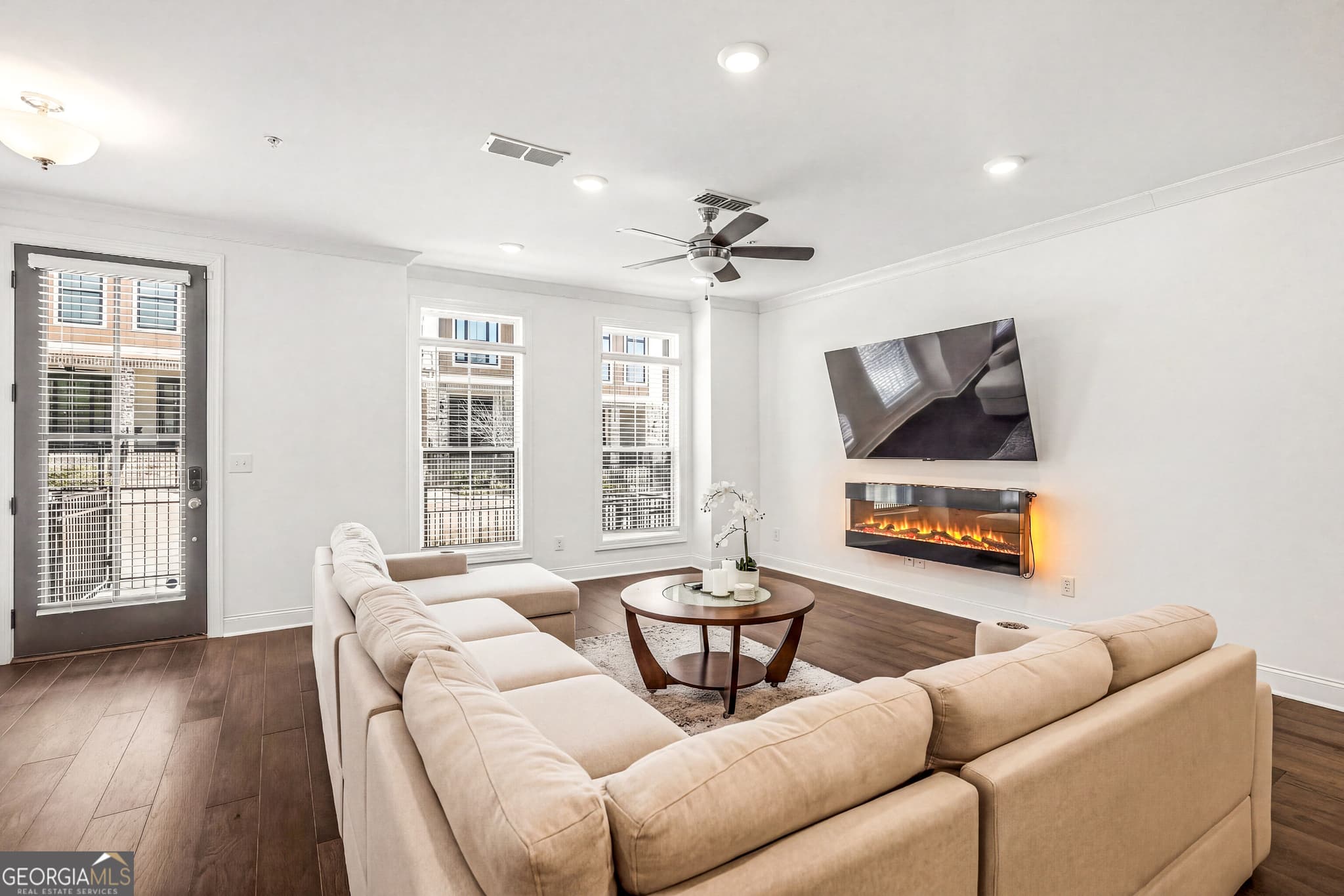 3 bedroom, 3.5 bathroom, 2,304 sq ft townhouse for sale at 407 Olmstead Way, Alpharetta, GA 30022 — photo 4
