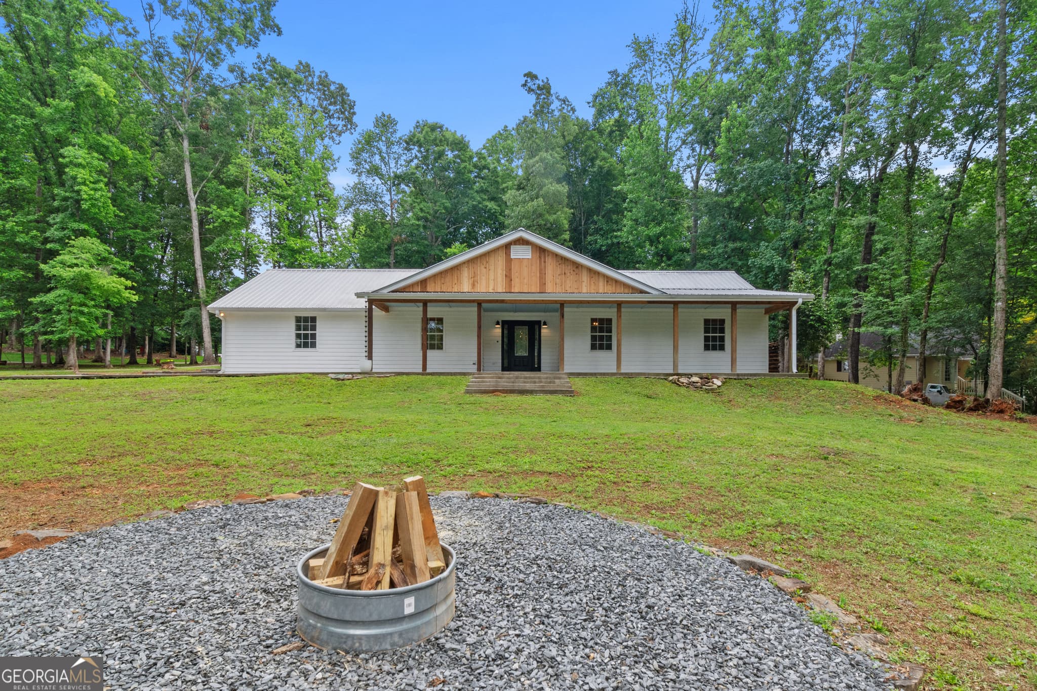 3 bedroom, 2 bathroom, 1,640 sq ft single family residence sold at 40 Robertson Road, Dawsonville, GA 30534
